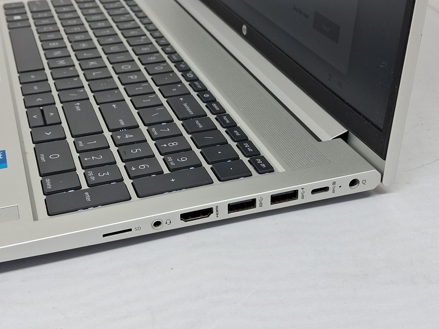 HP ProBook 450 G8 15.6″ – i5-1135G7, 8GB, 256GB – Windows 11