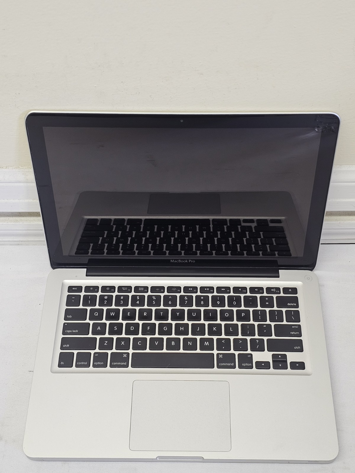 Apple MacBook Pro A1278 Laptop – i5-2435M – 4GB RAM – Parts – NO HDD/OS – Read