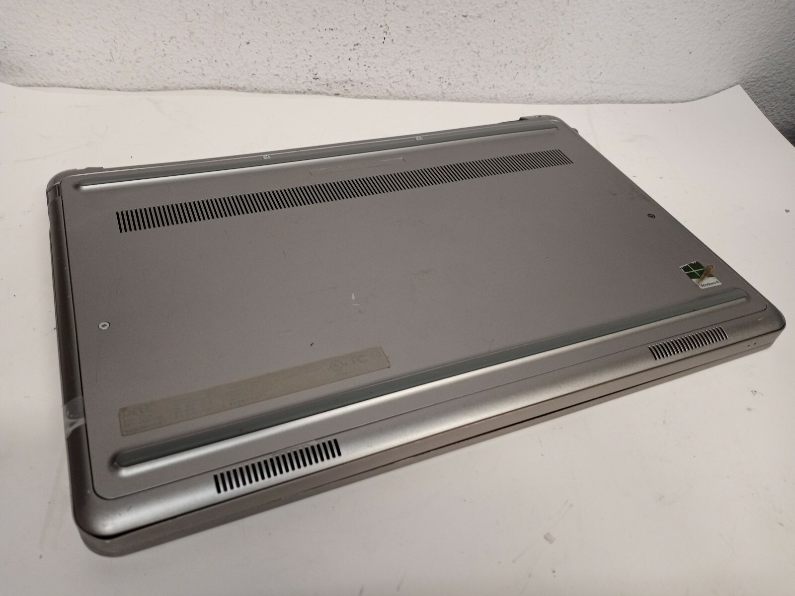 Dell Inspiron 15-7000 Intel Core i3-4210U 1.7GHz 2GB Ram 250GB HDD Win10 *AS IS*
