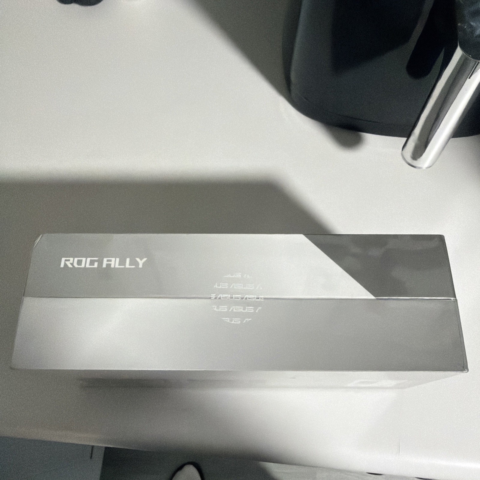 ASUS ROG Ally 7″ 120Hz FHD 1080p Handheld AMD Ryzen Z1 EXTREME 512GB