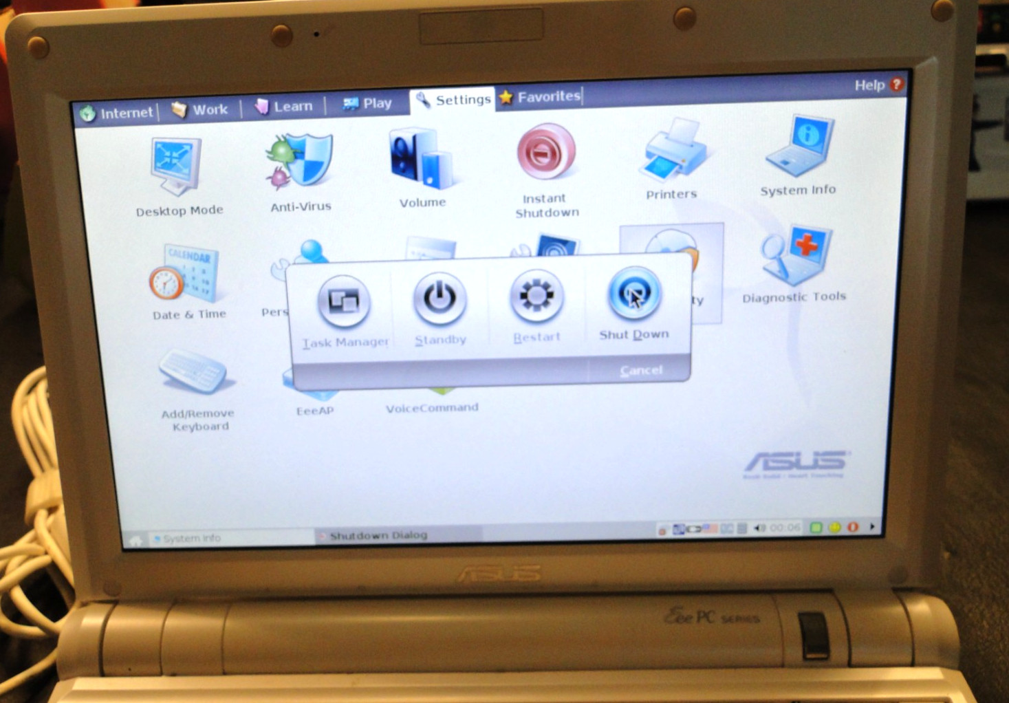 Asus Eee PC 900 Laptop Intel 512MB Ram Asus Operating OS W OEM GOOD BATTERY & AC