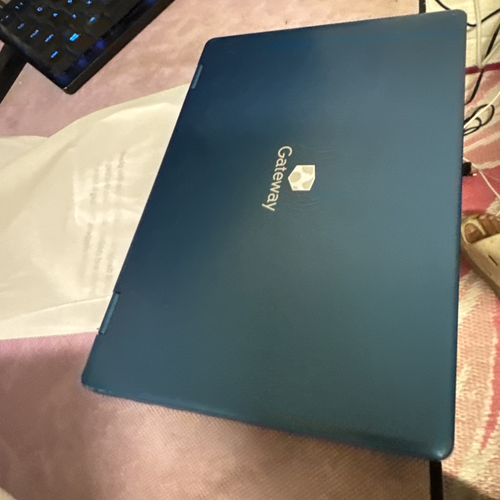 Gateway Convertible 11.6″ (64GB SSD, Intel Celeron 4020, 1.10GHz, 4GB RAM)…