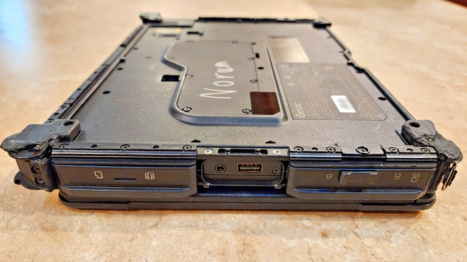 2-in-1 Getac V110 11.6″ Touch Tablet PC No SSD No RAM
