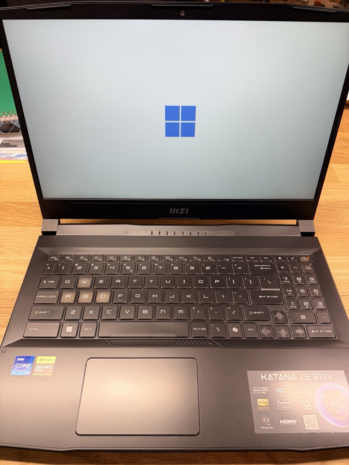 MSI Katana 15 B13VEK-1675US 15.6″ Gaming Laptopi7-13620H 4050 16GB 1TB Win11