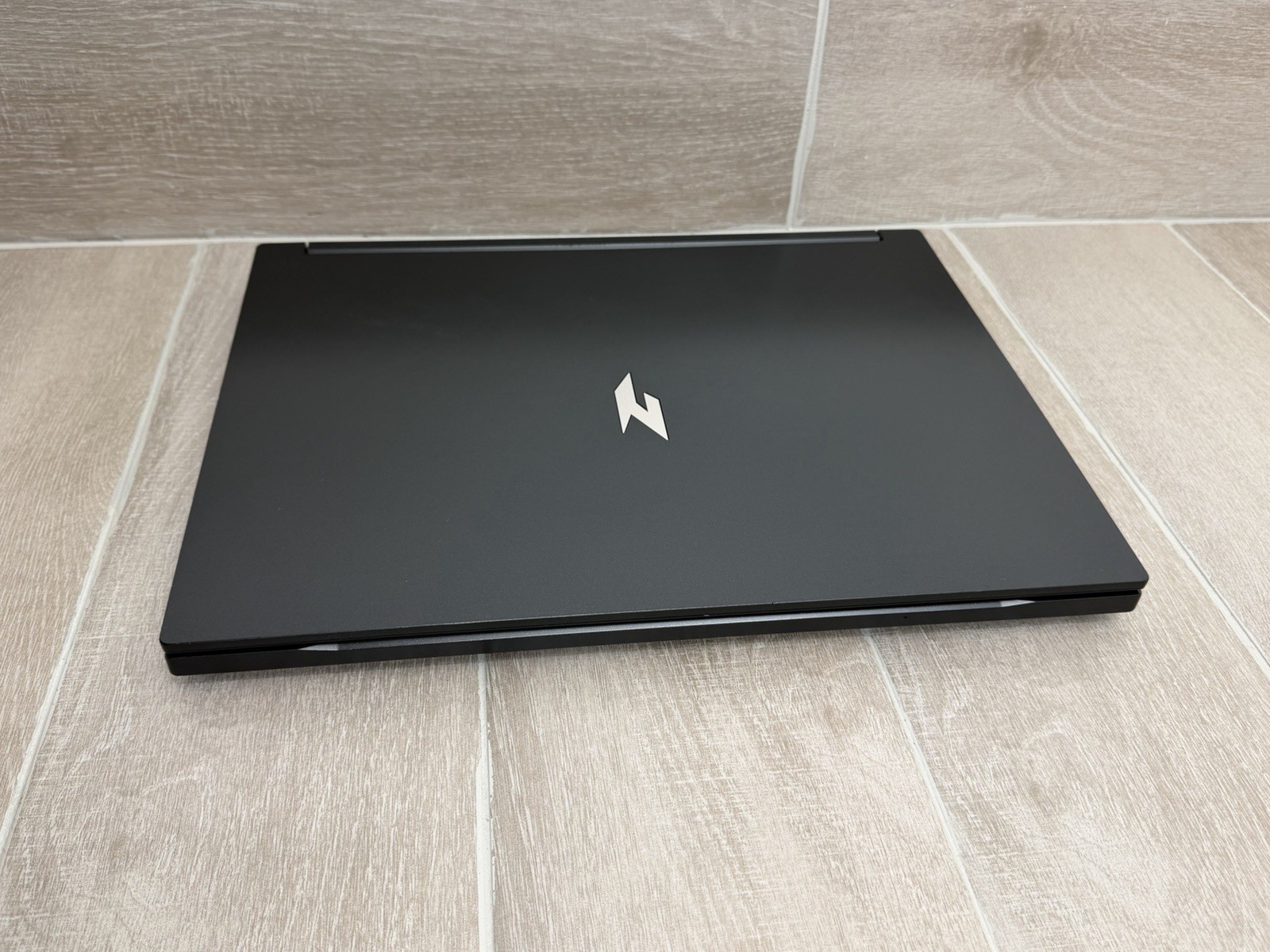 Nitro V 16 16″ Ryzen 7 8845HS GeForce RTX 4060 16GB RAM 1TB NVMe SSD Win-11