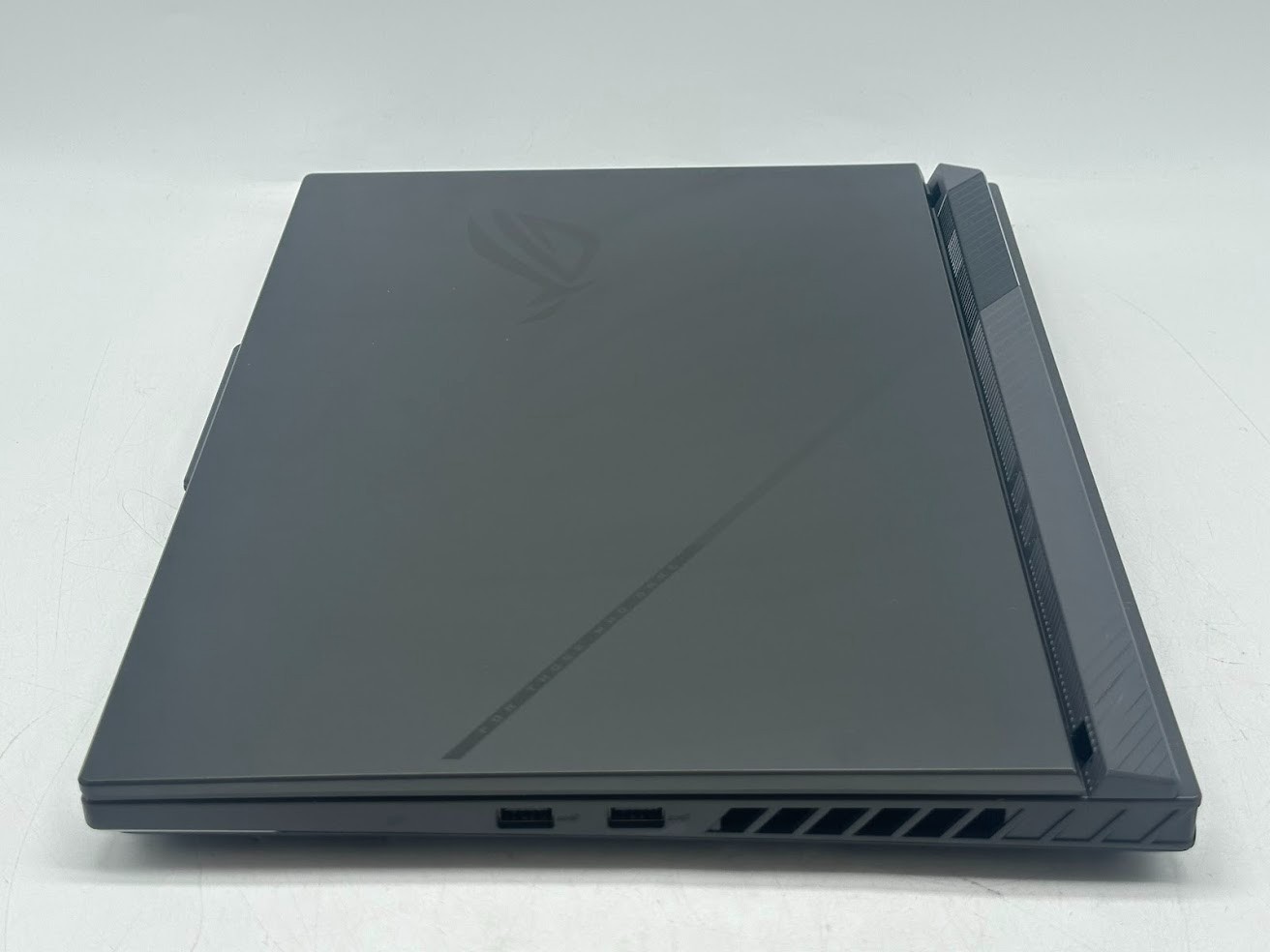 ASUS ROG Strix G16, 16” 16:10 2.5K 240Hz, RTX5070Ti, R9 9955, 32GB DDR5, 1TB SSD