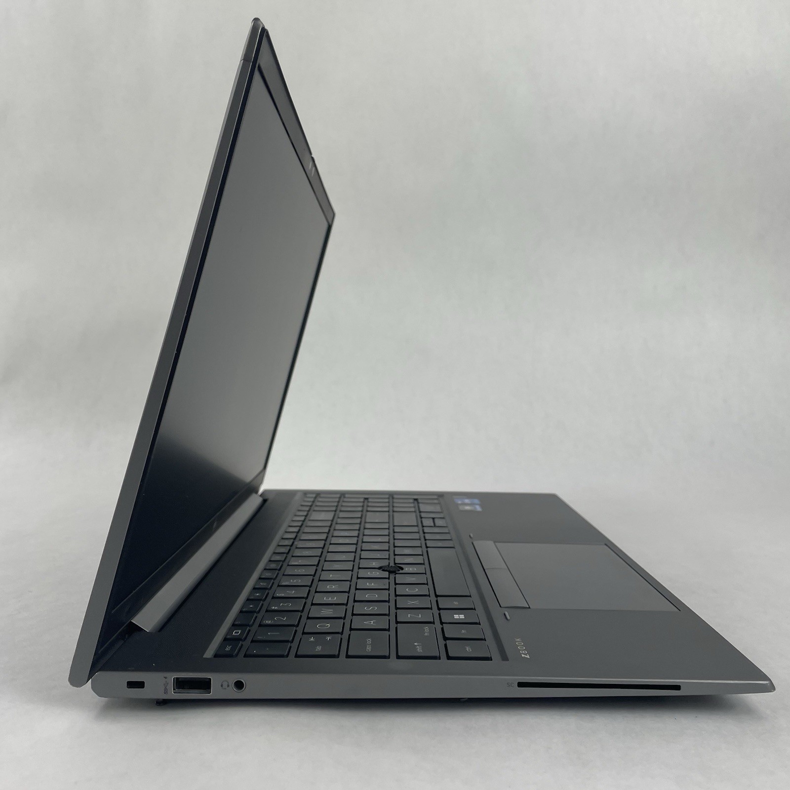 HP ZBook FireFly 15 G8 15.6″ i7-1165G7 2.8GHz 16GB RAM No SSD/OS/AC – Bad Corner