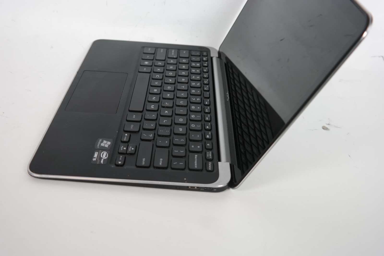 Dell XPS intel i5 – 4GB RAM – 120GB eMMC – Bad Battery