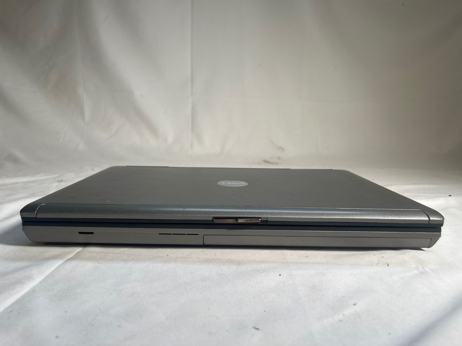 Dell Latitude D620 Win XP Core 2 Duo T7200 2GHz 2GB 298GB HDD 14.1″