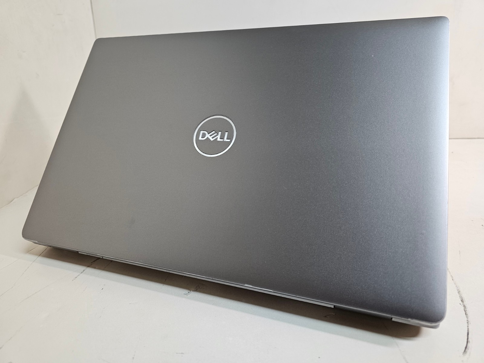 Dell Latitude 5531 Laptop – i5-12600H 8GB 256GB NVMe SSD AX211 Webcam 15.6″ 1