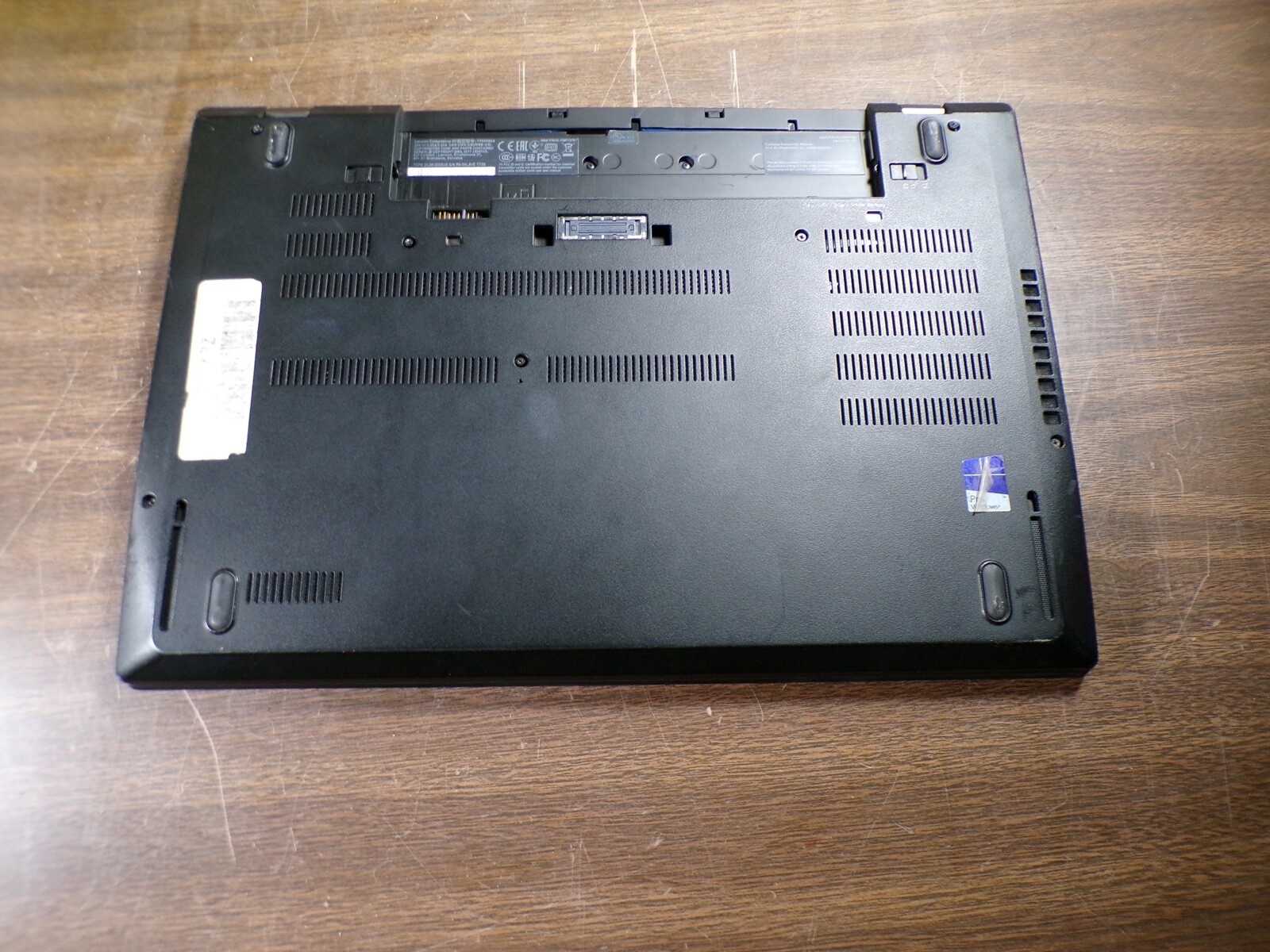 THINKPAD LENOVO T570 INTEL CORE i5-6300U 2.40GHZ 4GB RAM **NO HD/ NO CADDIE