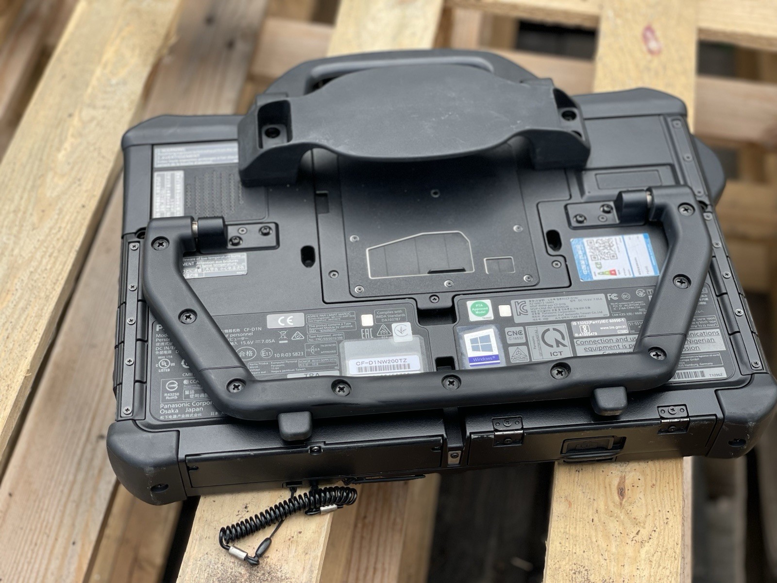 10x Panasonic Toughbook CF-D1 MK3,Touch,i5-6300U,8GB,256GB,Wifi,BT,Win 10,A-STOCK