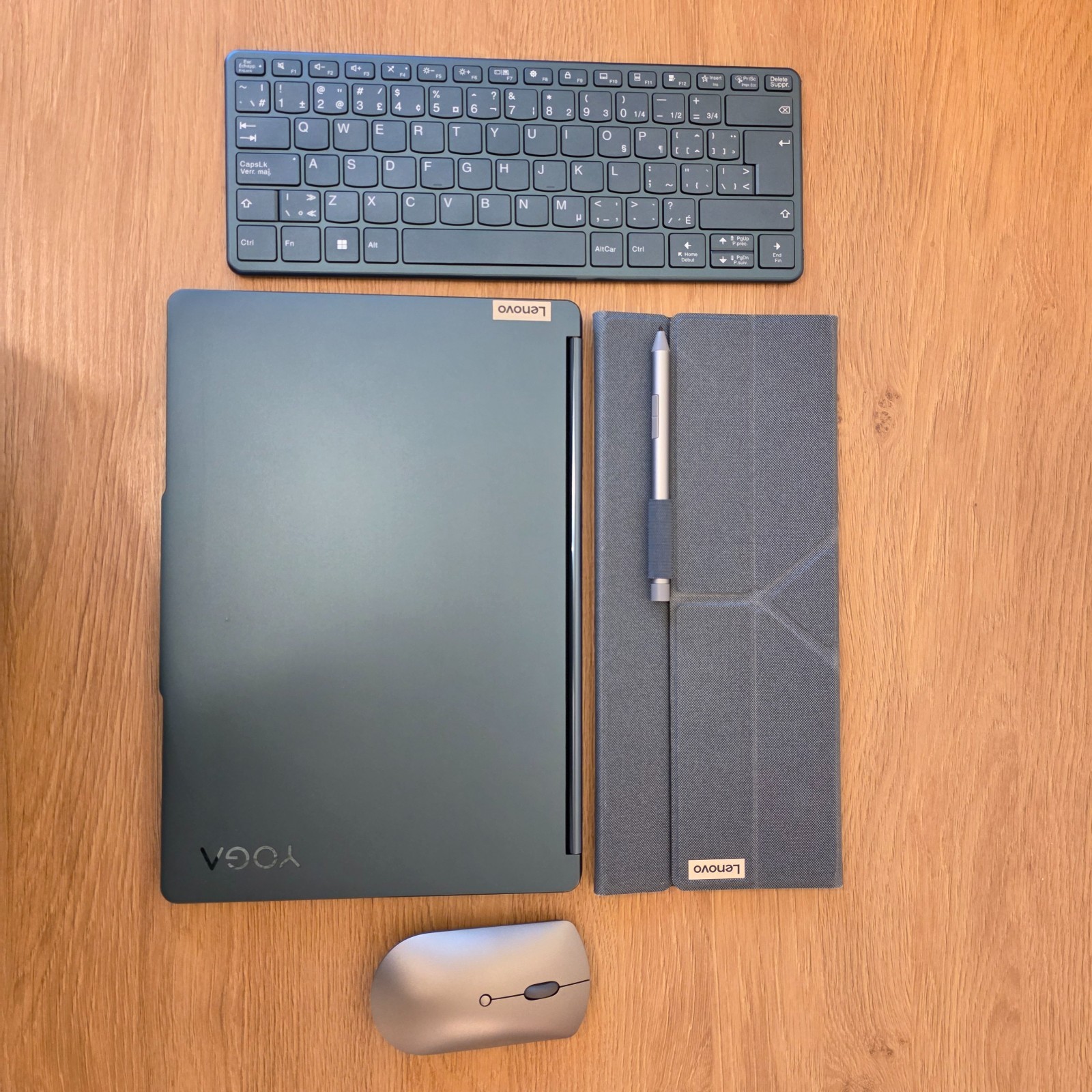 Lenovo Yoga Book 9i DUAL SCREEN OLED 13.3″ Touch 16GB 13th Gen Core i7-1355U