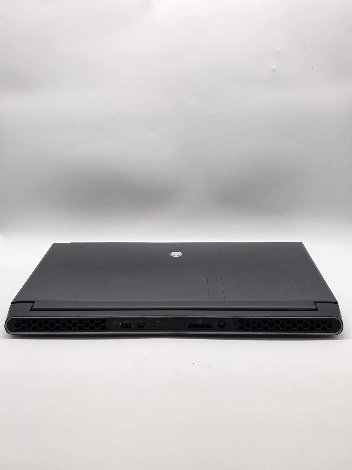 Dell Alienware m17 R3 17.3″ i7-10750H RX 5500M 16GB 256GB SSD For Parts