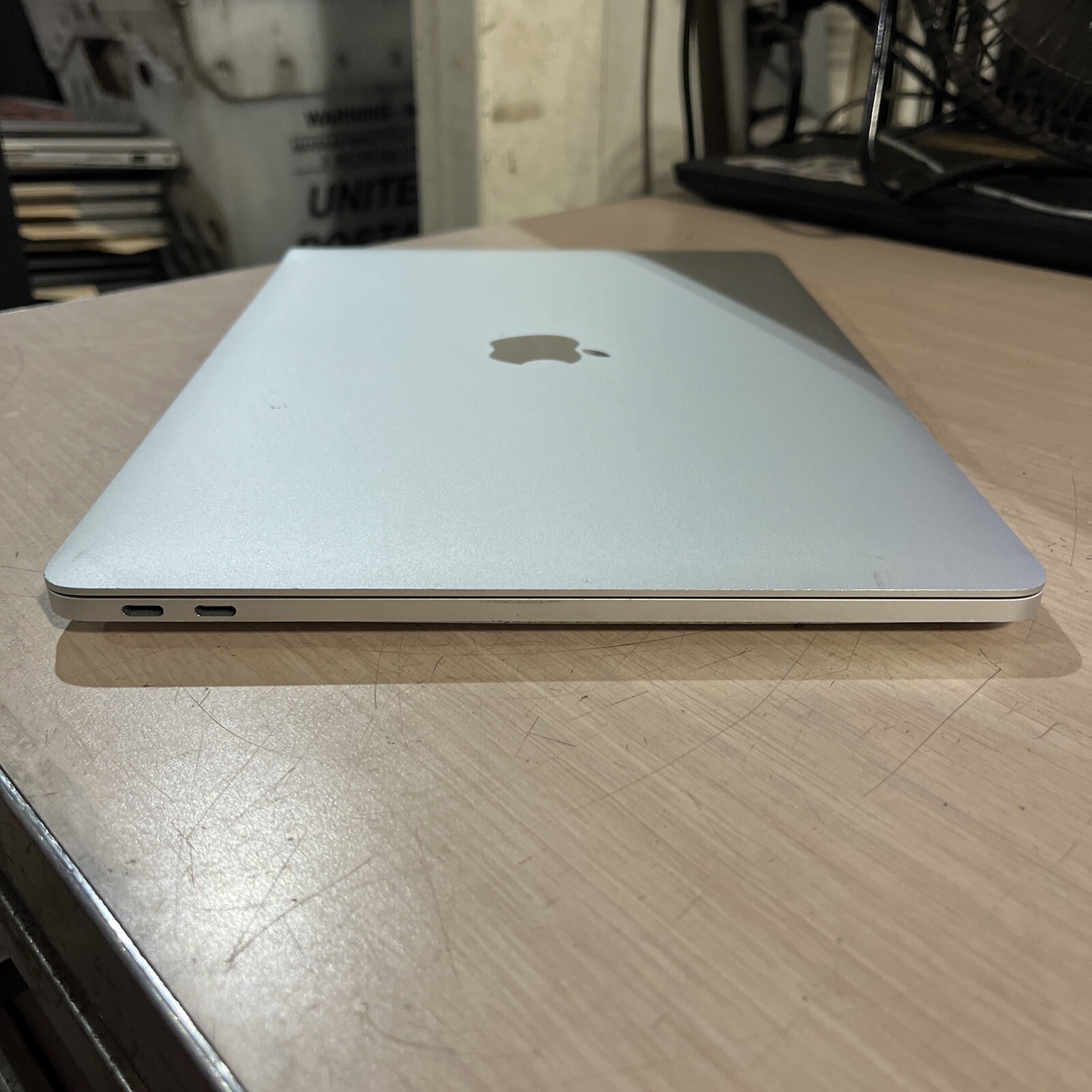 APPLE MACBOOK PRO 13″ MID-2017 CORE I5-7360U 2.3GHZ 8GB RAM NO HD “