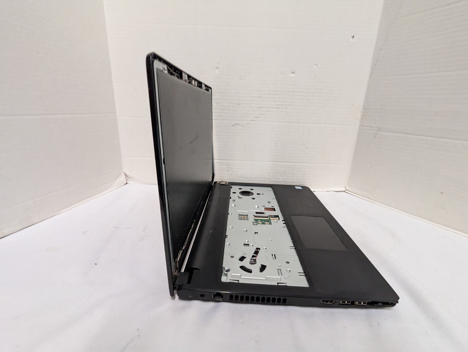 Dell Inspiron 15-3567 15″ laptop intel i3 7th gen 8gb ram no ssd