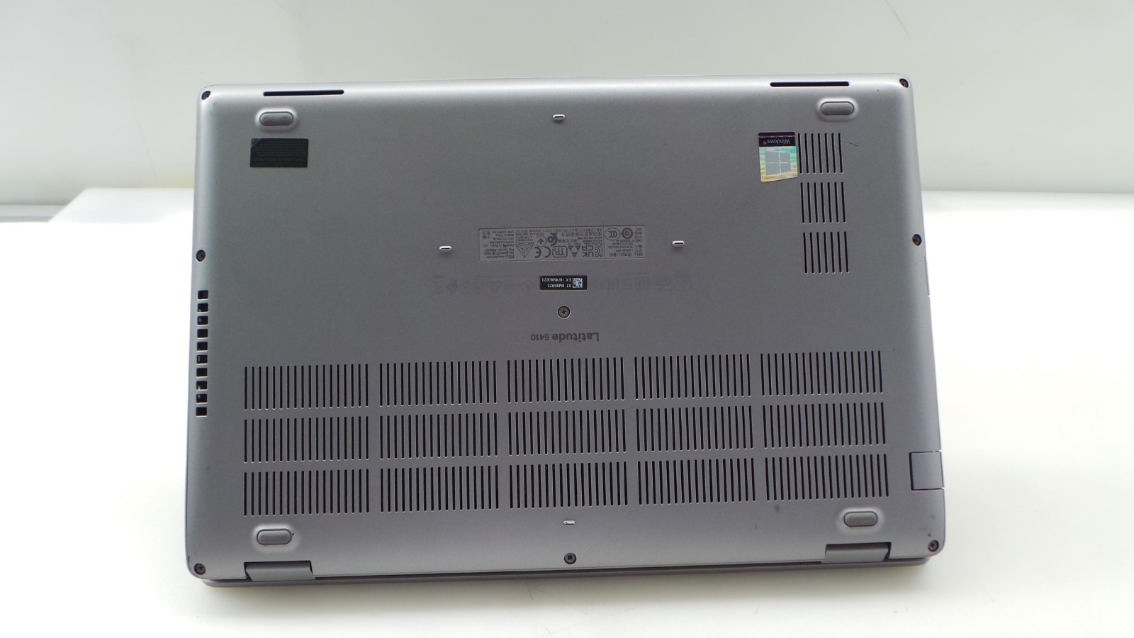 Dell Latitude 5410 | 14″ | i7-10810U 1.10GHz | 16GB RAM 512GB NVMe | WIN 11 PRO
