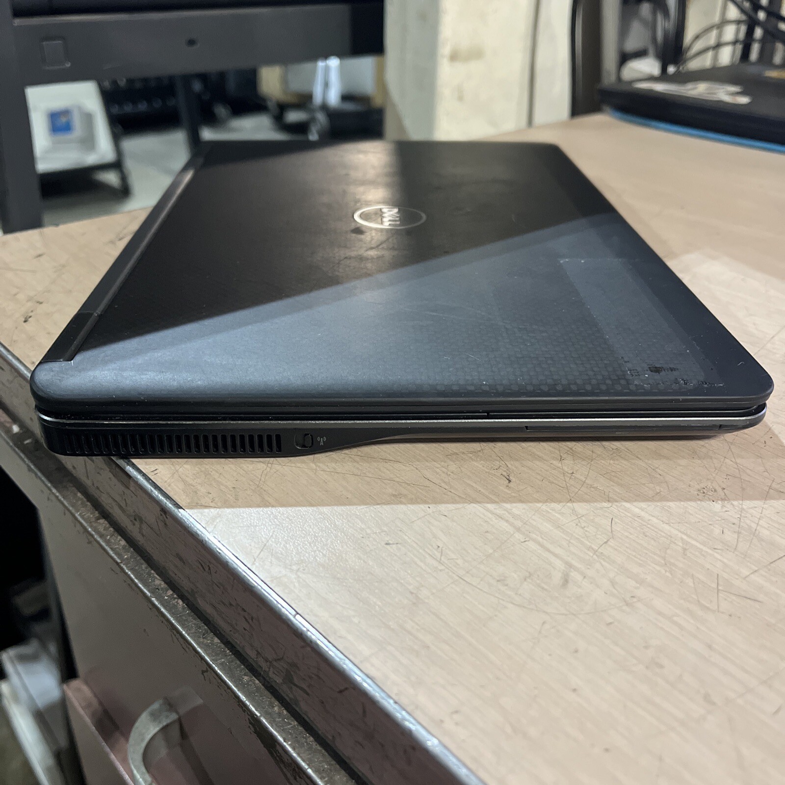DELL LATITUDE E7240 INTEL CORE I5-4210U 1.70GHZ 8GB RAM NO HD