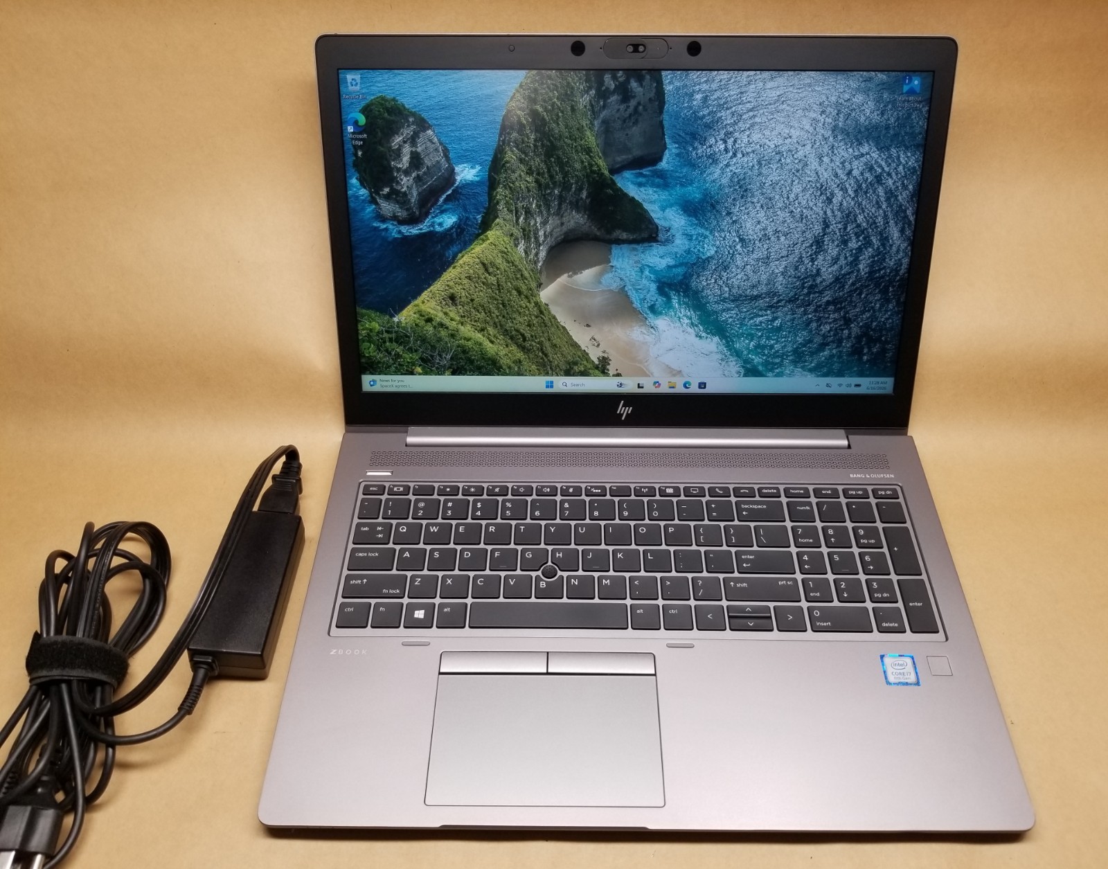 HP Zbook 15u G5 15.6″ Laptop i7-8550U,16GB RAM 256GB SSD PRO WX 3100 WIN 11 PRO