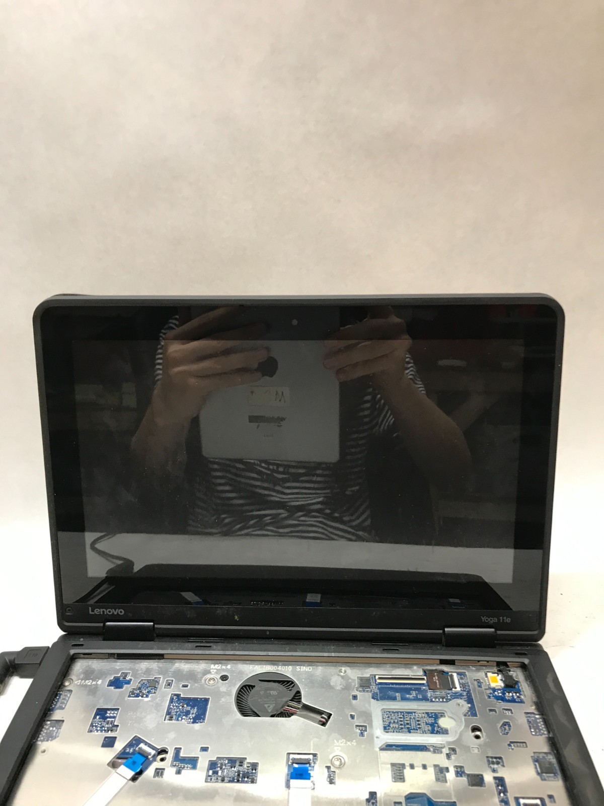 Lenovo ThinkPad Yoga 11e 4th Gen Intel Core i3 NO RAM NO HDD/OS NO POWER!!! – DW
