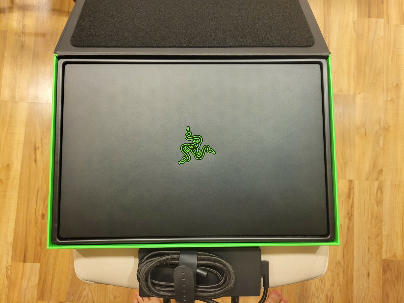 2018 Razer Blade 15 Advanced 144hz 1070 Max-Q 16gb RAM 512 SSD (Bundle)