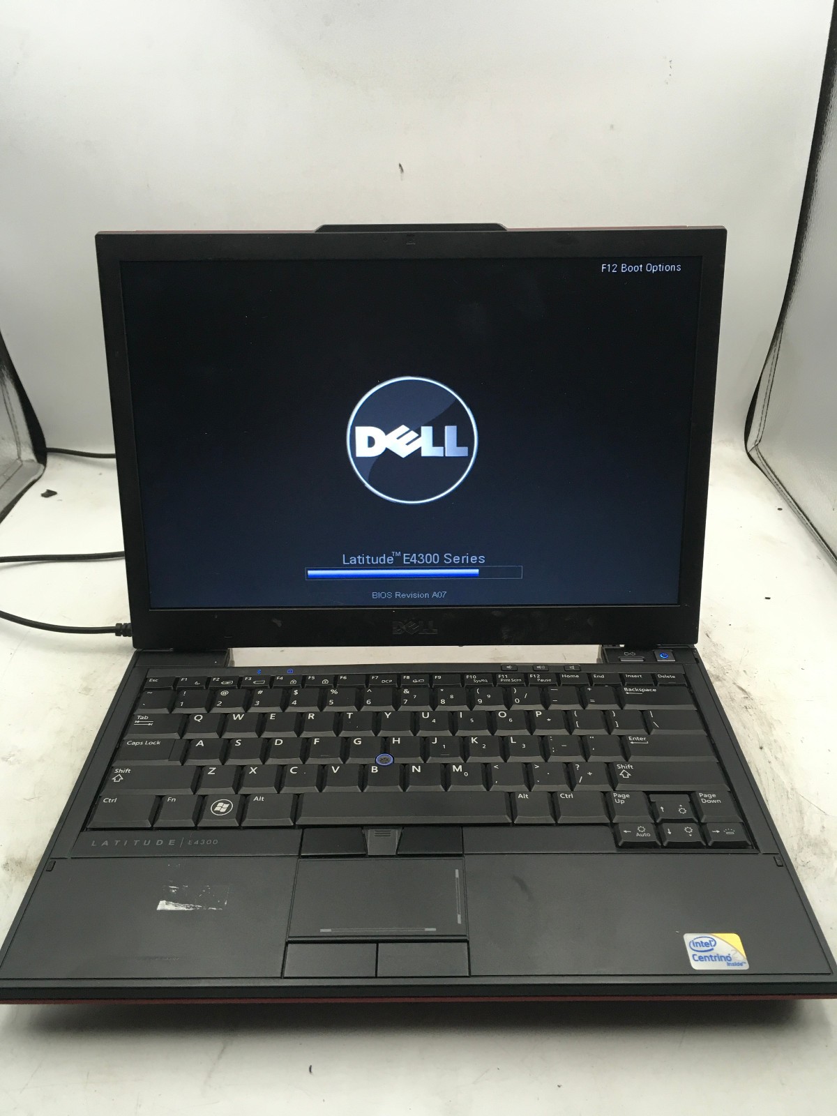 DELL LATITUDE E4300 -FOR PARTS/FREEZES- INTEL CORE 2 DUO – 2GB RAM – 13″-READ-BB