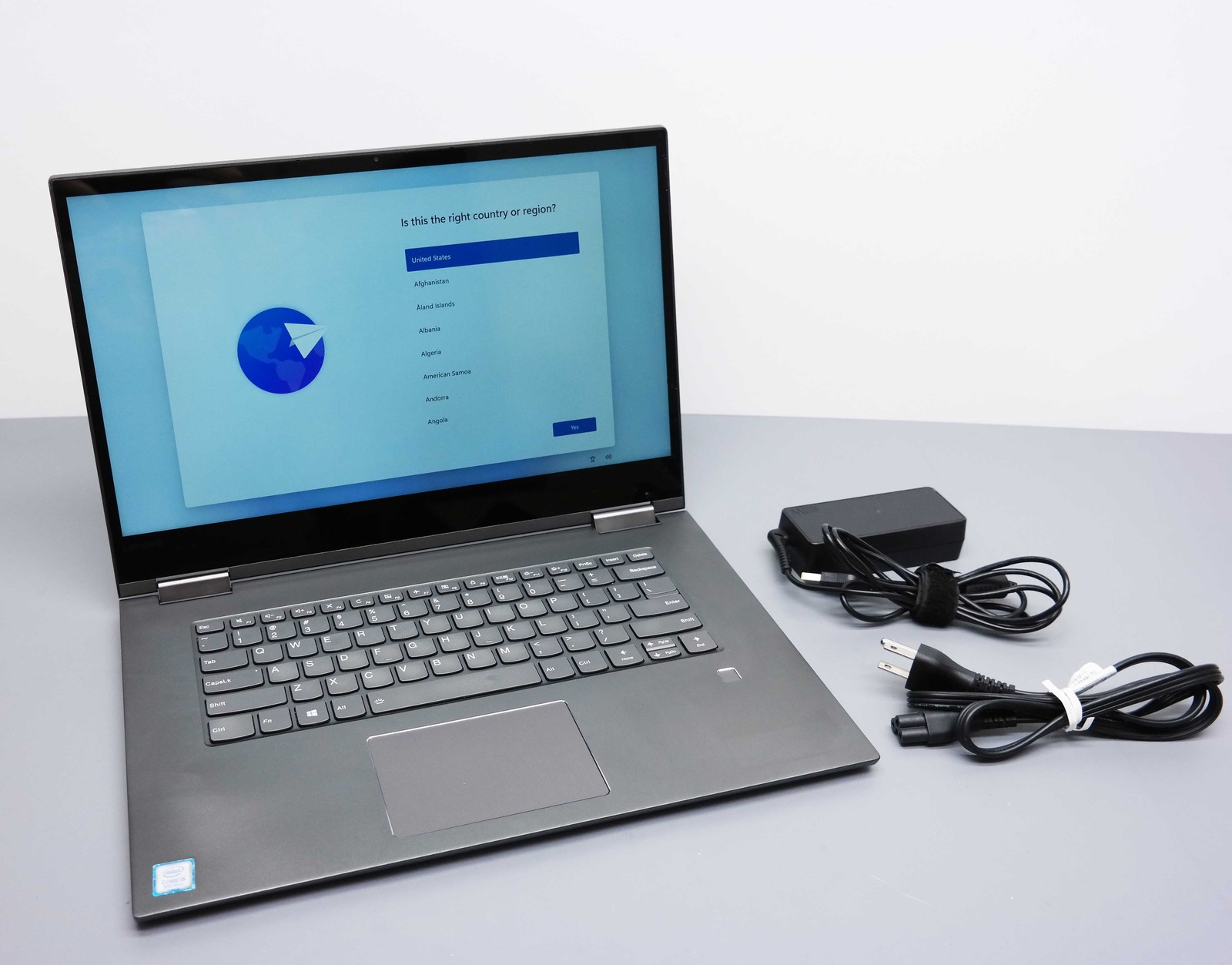 Lenovo Yoga 730 15.6″ Core i5-8250U 8GB 256GB SSD