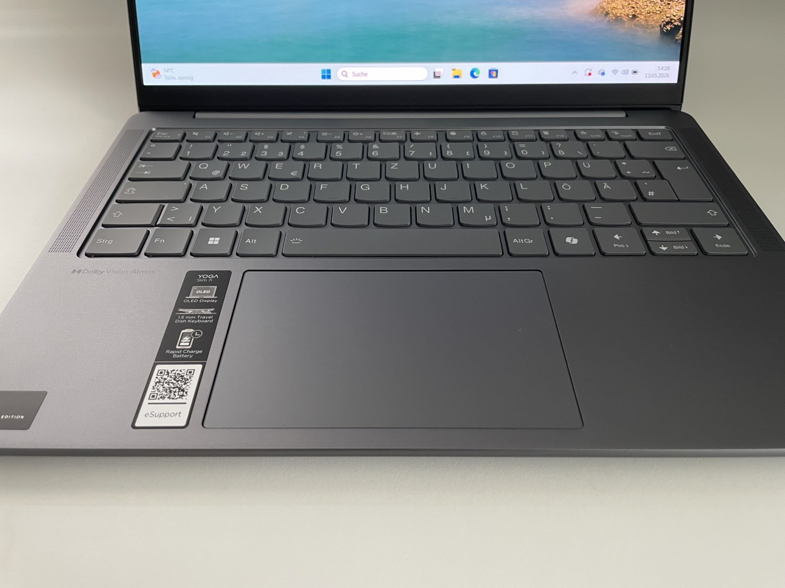 Lenovo Yoga Slim 7i AI Laptop 14” WUXGA OLED Display Intel i7 32GB Ram 1TB SSD