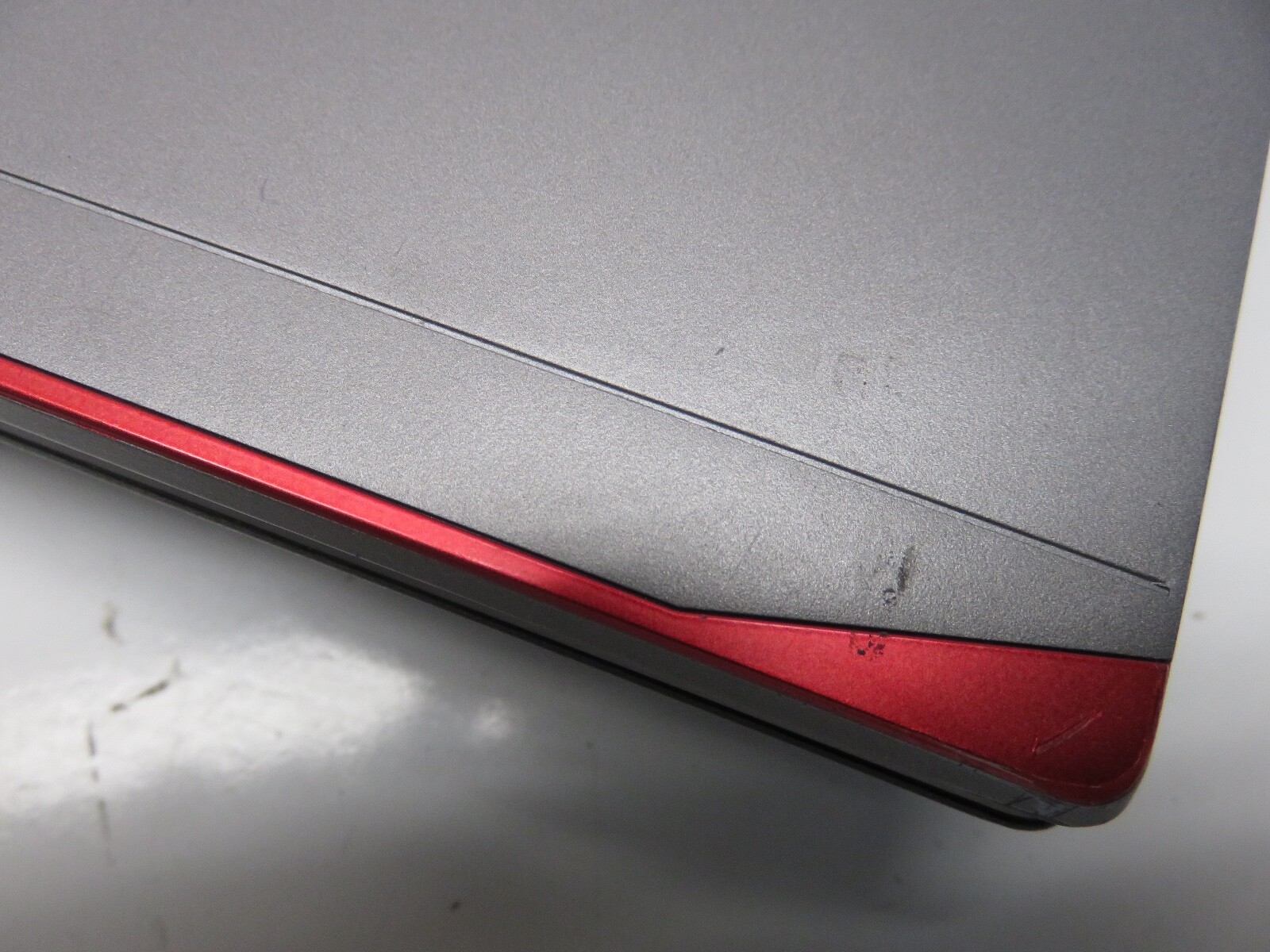 Fujitsu LifeBook E754 Intel i5-4300M 2.6GHz 2 GB NO HDD No Batt
