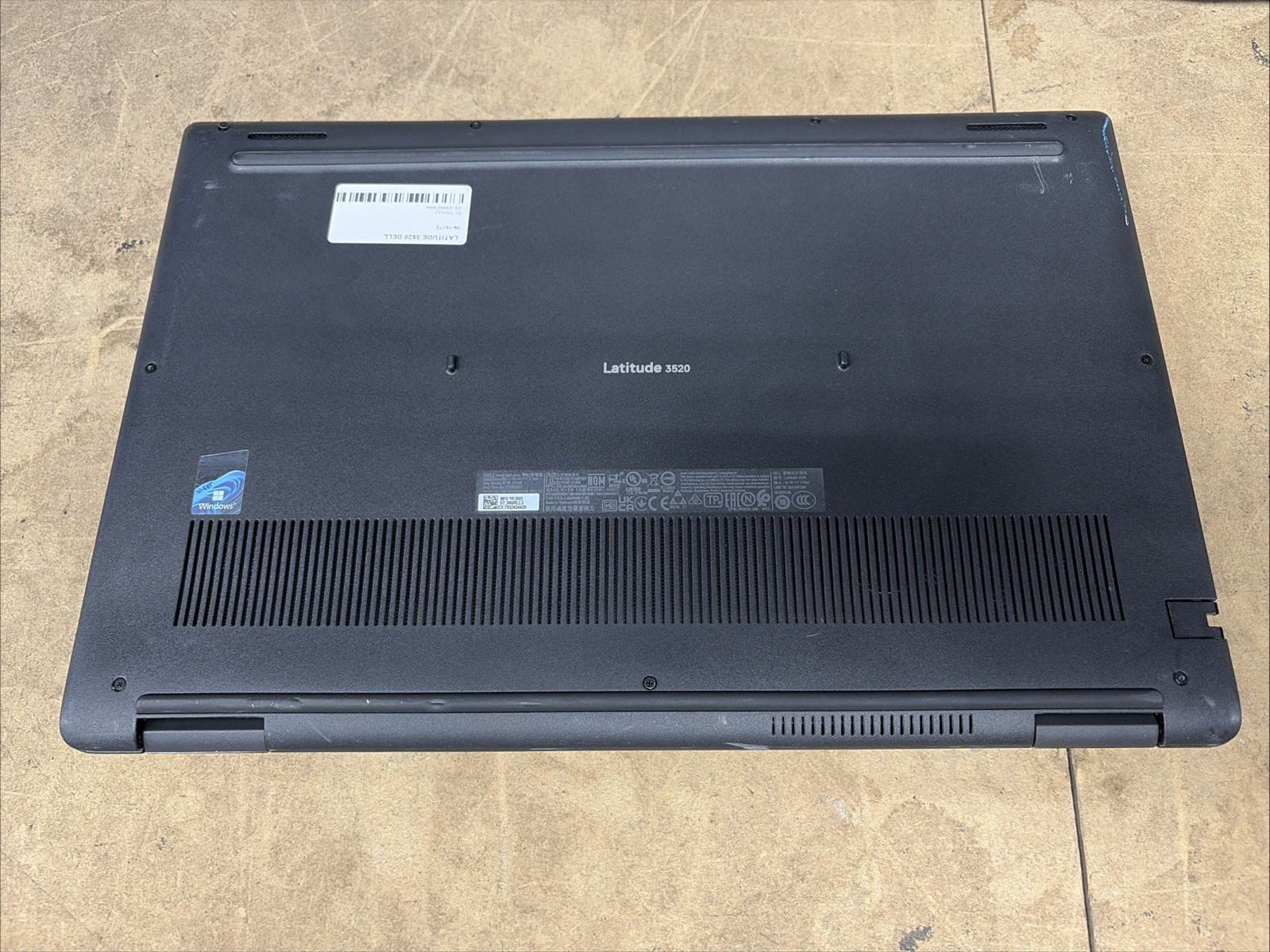 Dell Latitude 3520 15.6″ FHD i5-1135G7 16GB RAM No OS/SSD