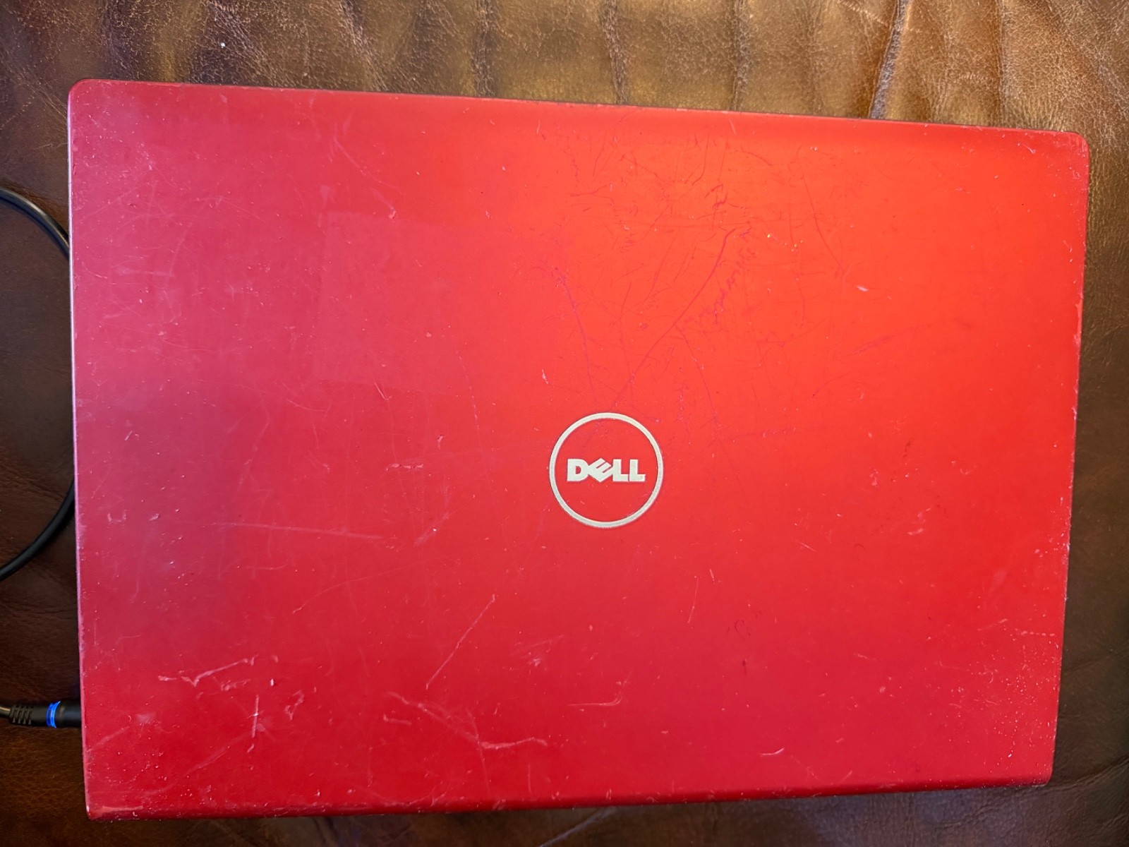 DELL STUDIO 17 – laptop running Ubuntu 320gb hard drive Core 2 duo