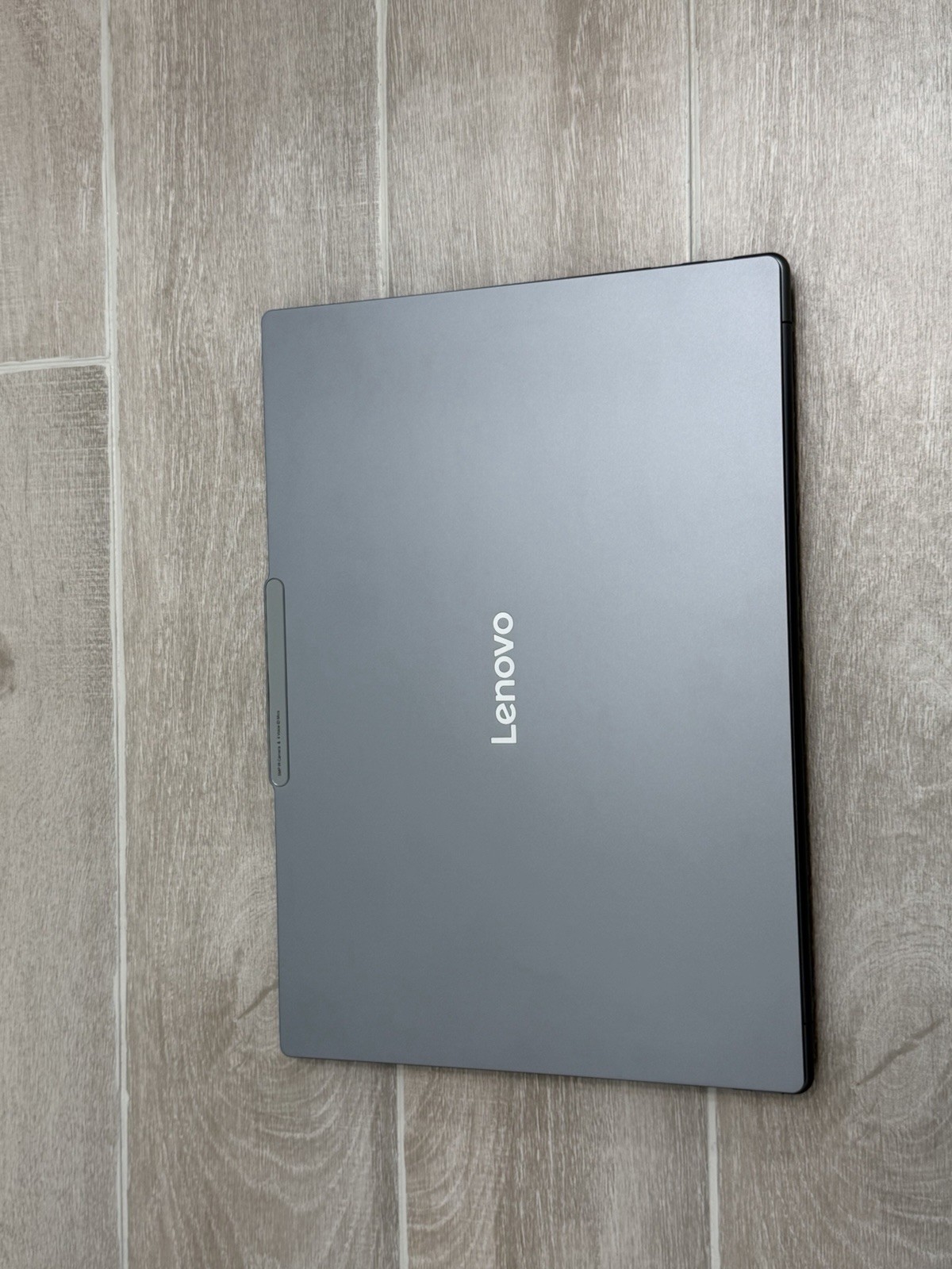Lenovo Yoga Pro 9 16IAH10 OLED Touch Ultra 9 285H GeForce RTX 5050 32GB RAM 1TB
