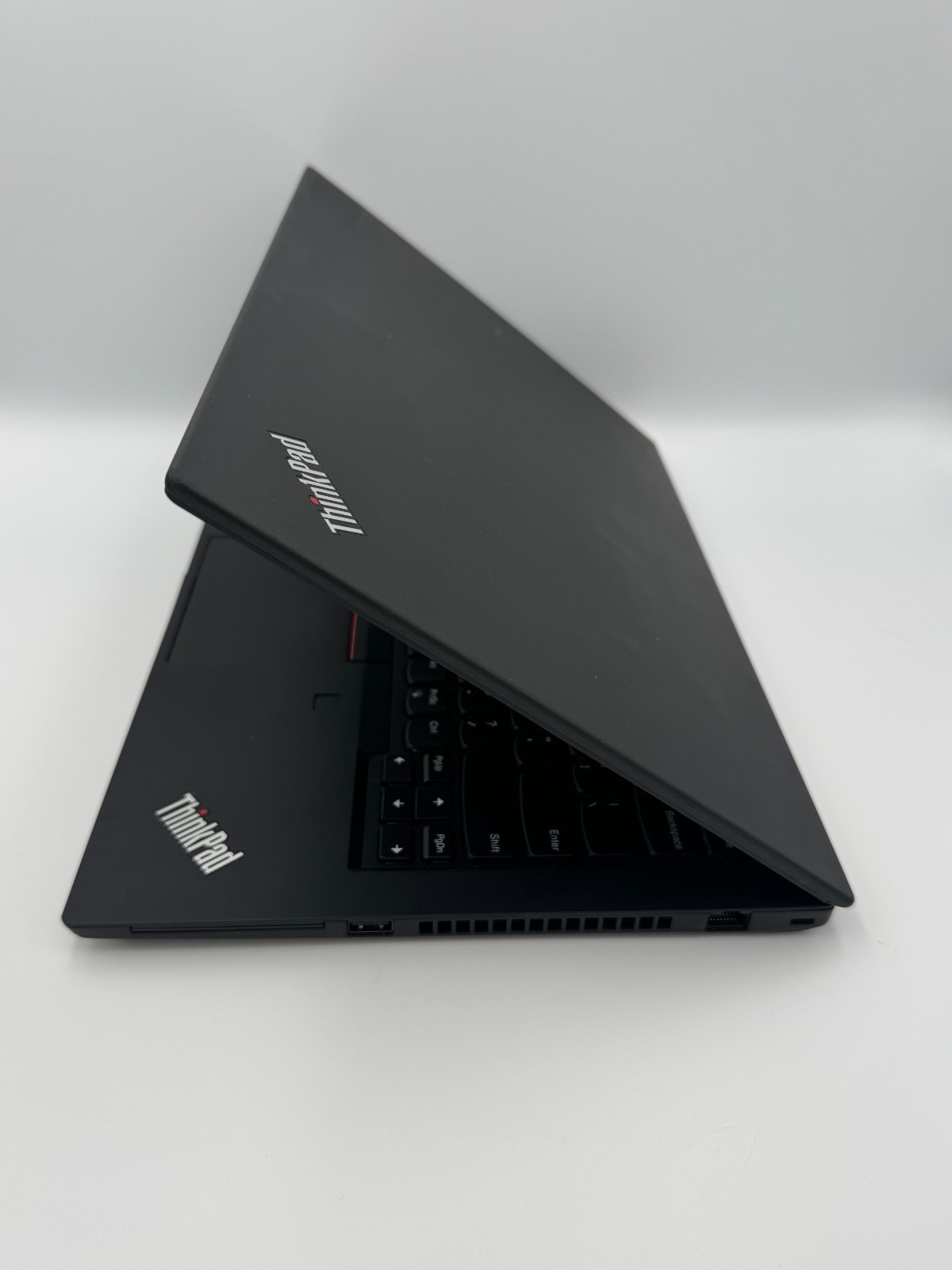 Lenovo ThinkPad T14 Gen 1 14″ | Intel Core i5-10210U 1.60GHz | 8GB | 256GB NVME