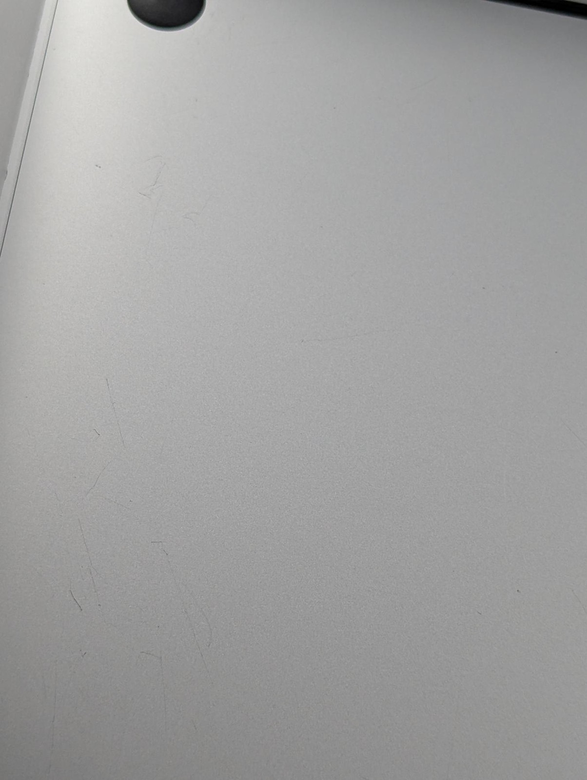 APPLE MACBOOK PRO A1708 2016 13″ i7 2.4GHz 16GB 256GB – Grade D