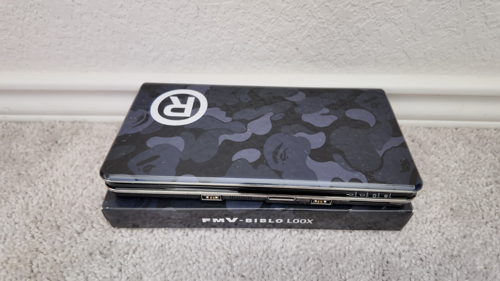 Fujitsu FMV-BIBLO LOOX Mini Laptop – A Bathing Ape Limited Edition (USED)