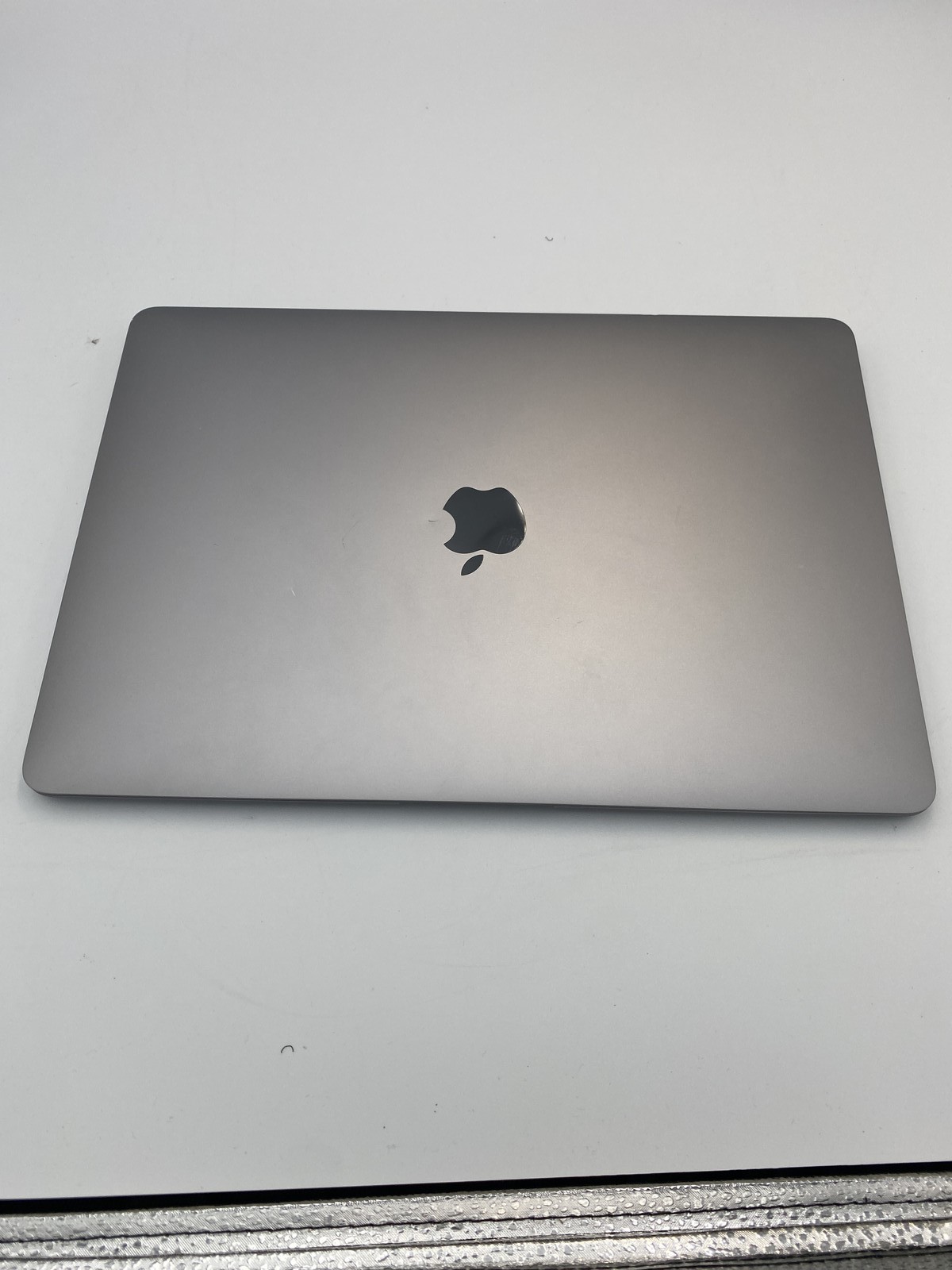 Apple MacBook Air (13-inch) [M1] (2020) M1 8GB RAM 256GB SSD