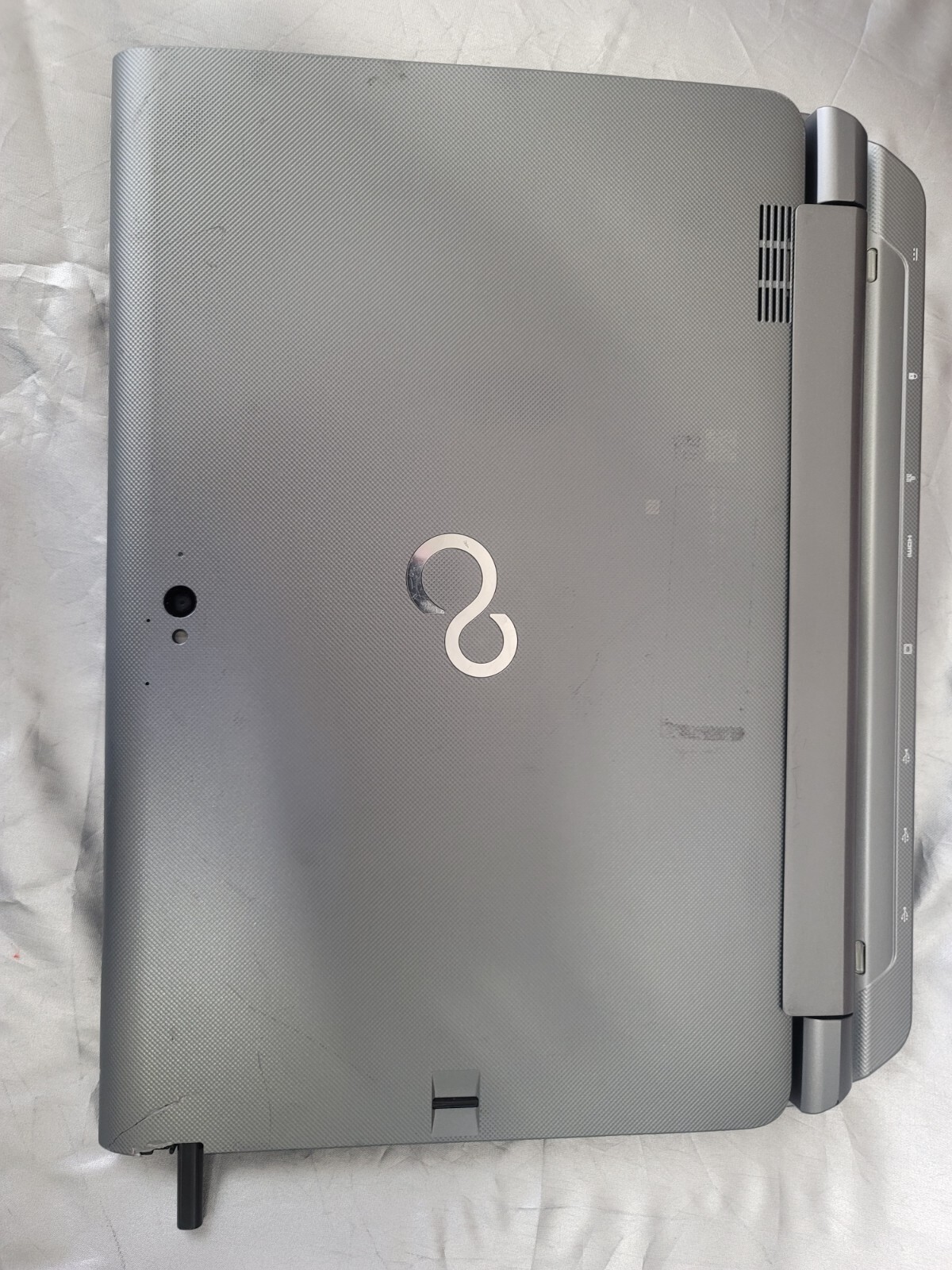 FUJITSU STYLISTIC Q736 i5-6200U 2.30GHZ 4GB RAM 128GB SSD with Keyboard