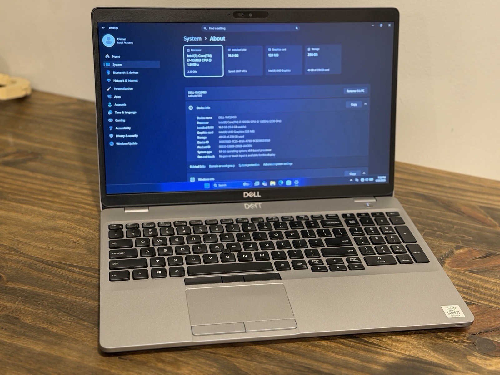 Dell Latitude 5510 15.6″ 1.80GHz i7-10610U | 256GB SSD | 16GB RAM | W11 PRO READ