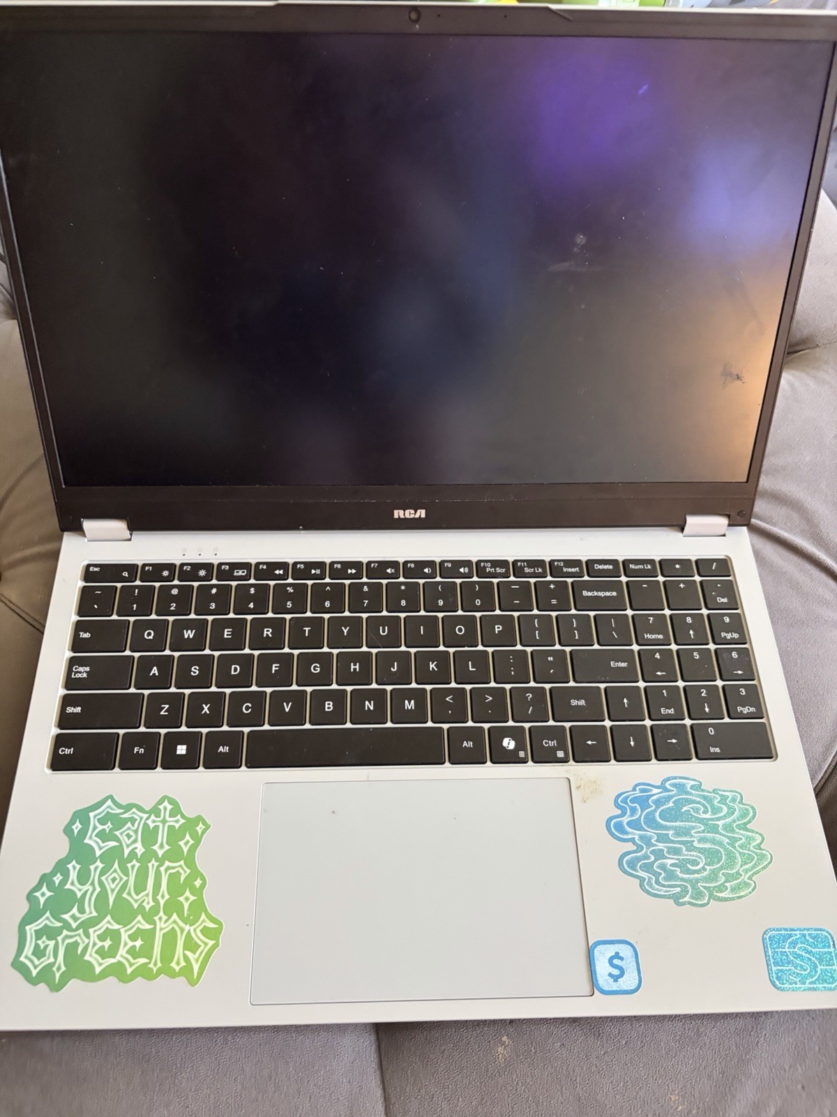 RCA Cambio 15.6in White Windows 11 Intel Celeron 4GB 64GB eMMC Charger
