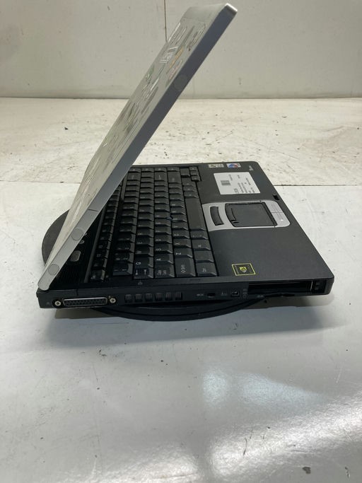 Toshiba Tecra M3-S331 Pentium M 740 1.73 GHz 2100 MB NO HDD No Batt