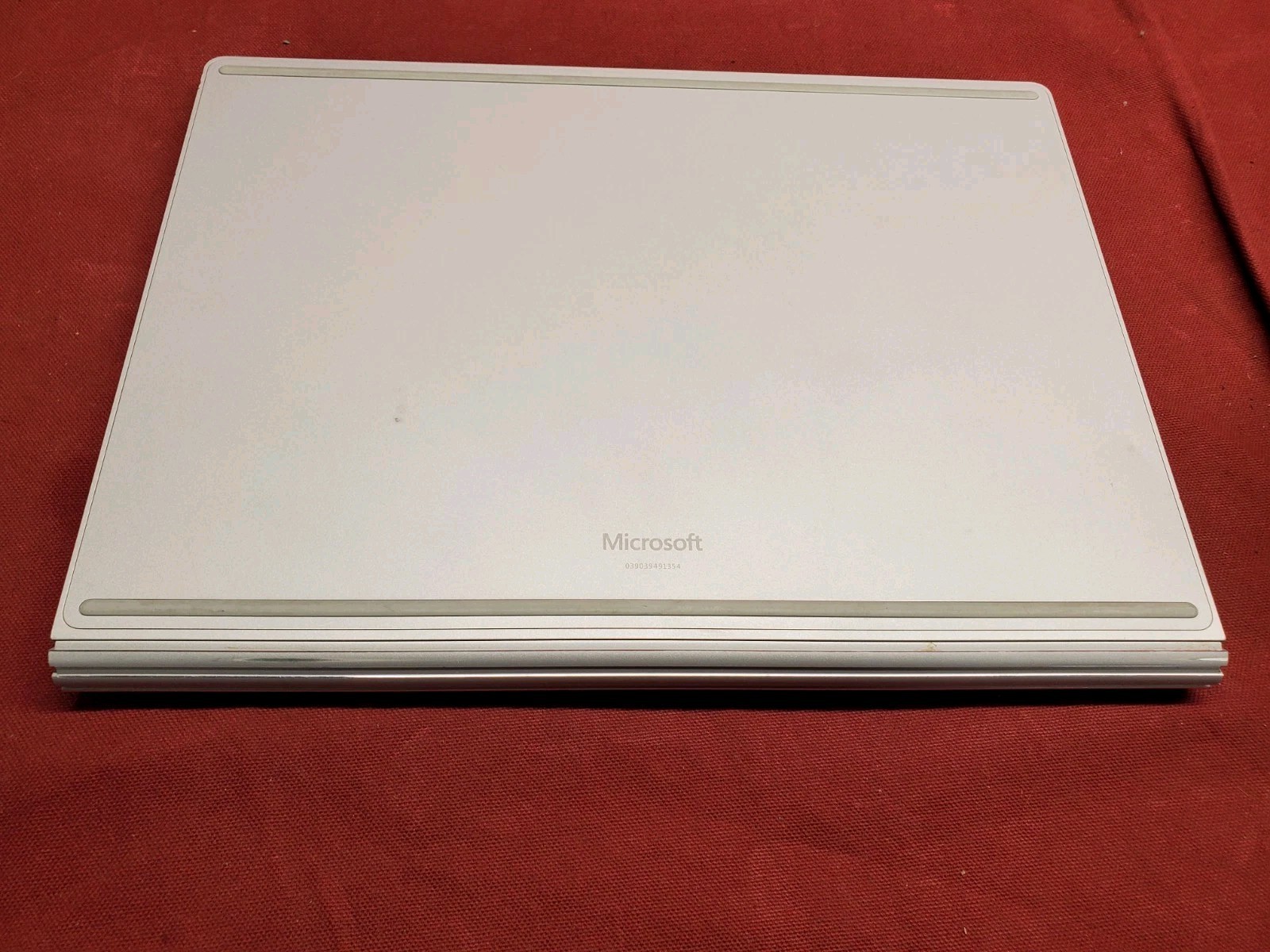 Microsoft Surface Book 2 13.5″ i5 8350U 1.70GHz/ 8GB / 256GB SSD #2934