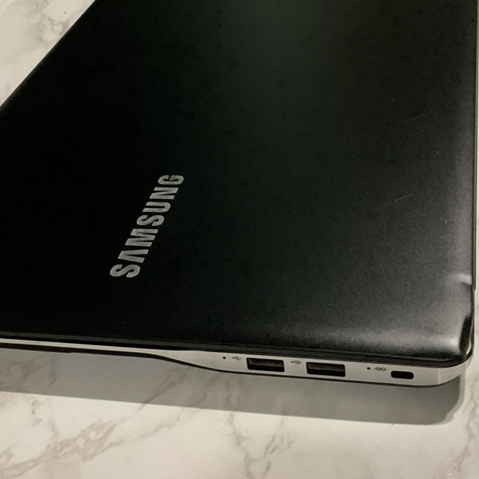 Samsung NP940Z5L Notebook 15.6″ Intel i7 8GB 256GB SSD GTX 950M Black w/ Charger