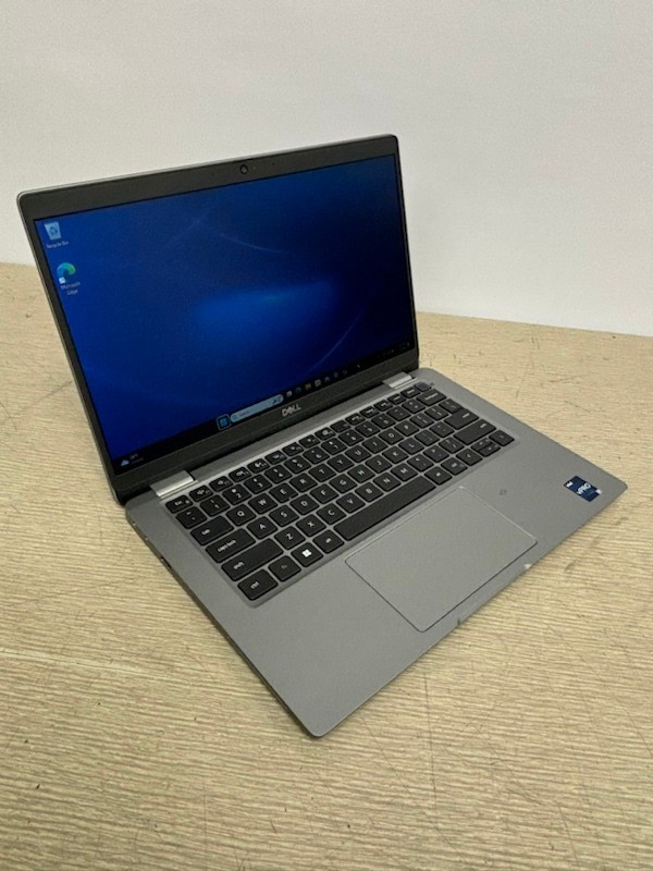 Dell Latitude 5330 FHD Intel i7-1265U 16GB RAM 256GB SSD Windows 11 Pro Laptop