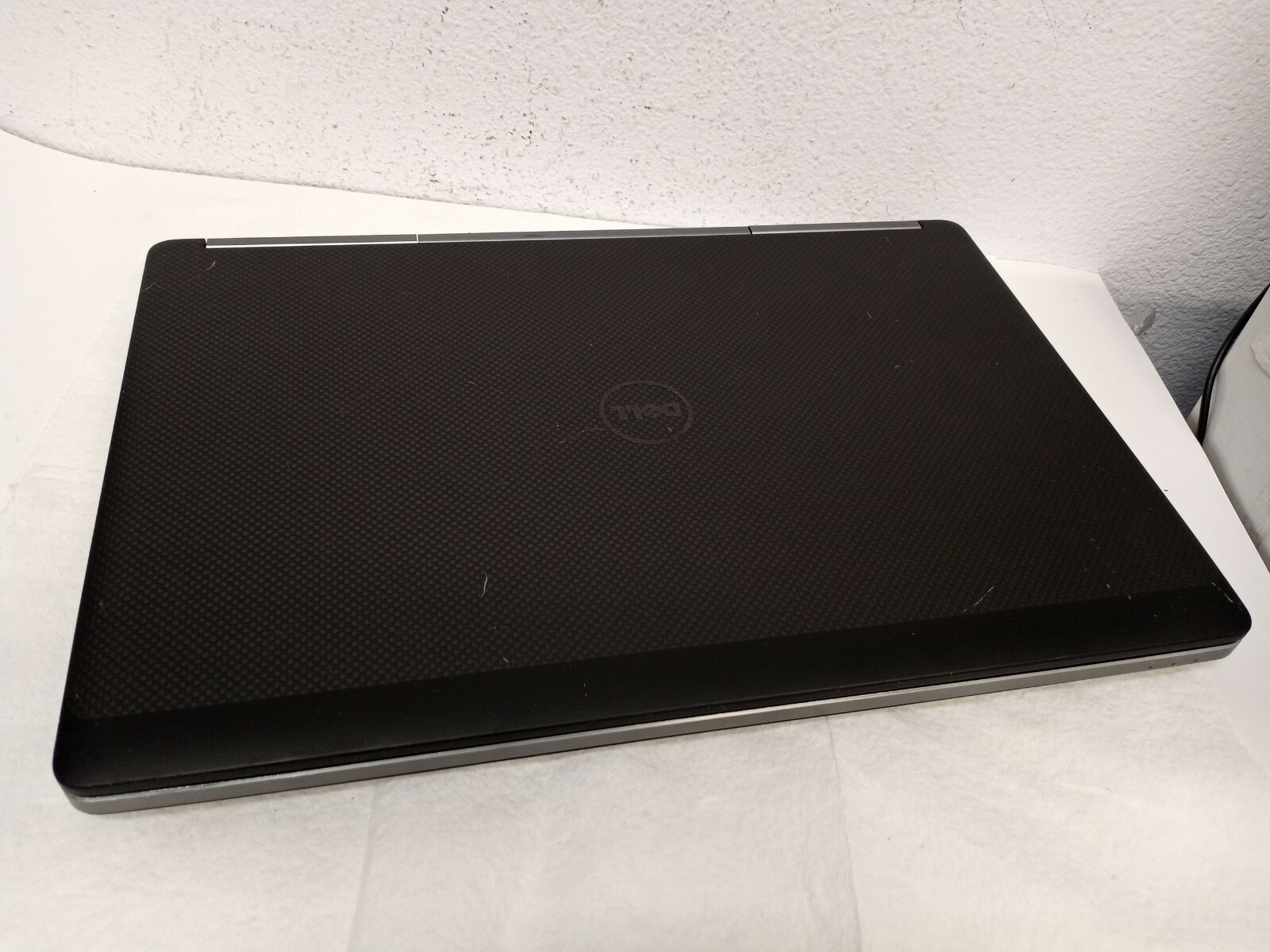 Dell 7710 17.3″ UltraSharp FHD IPS Intel i7-6820HQ QUAD and Thunderbolt 3 | DOA!