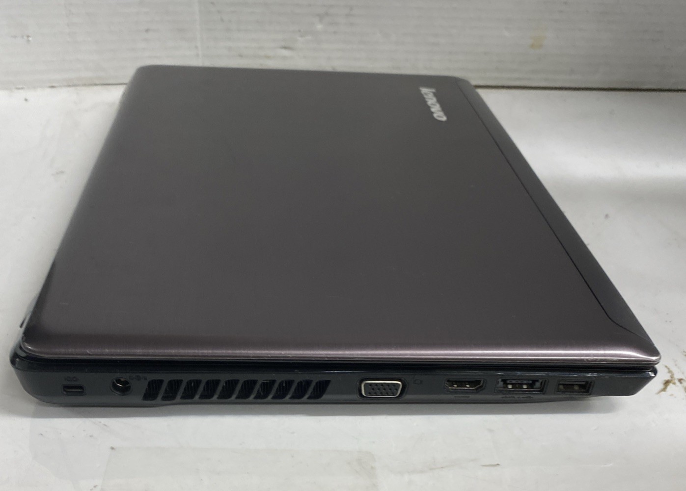 Lenovo IdeaPad Z570 Laptop Intel Core i5-2450M 6GB Ram Bad Battery Windows 10Pro