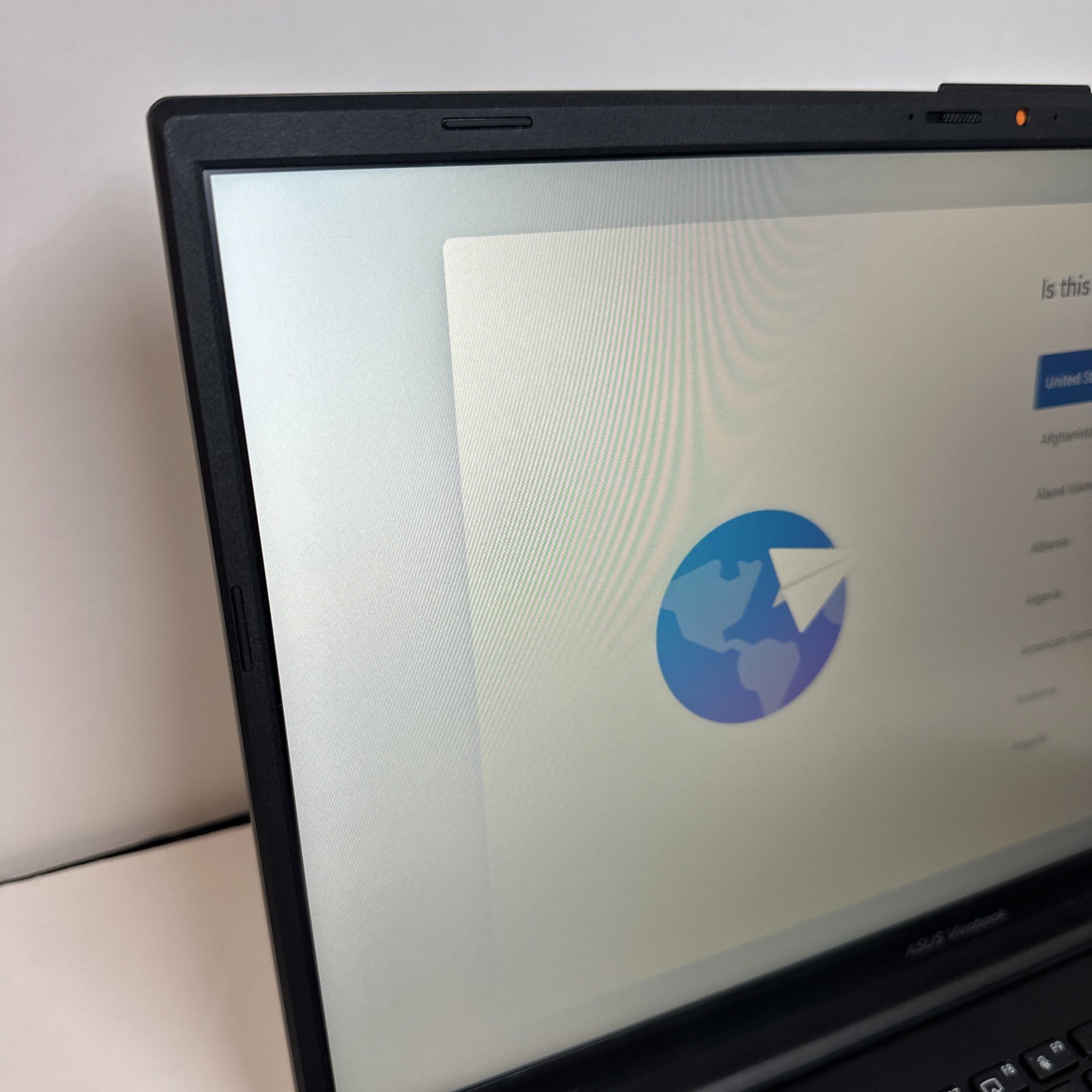 ASUS Vivobook Go 15.6” FHD Slim Laptop, AMD Ryzen 3 7320U 8GB Ram 128GB SSD WIN
