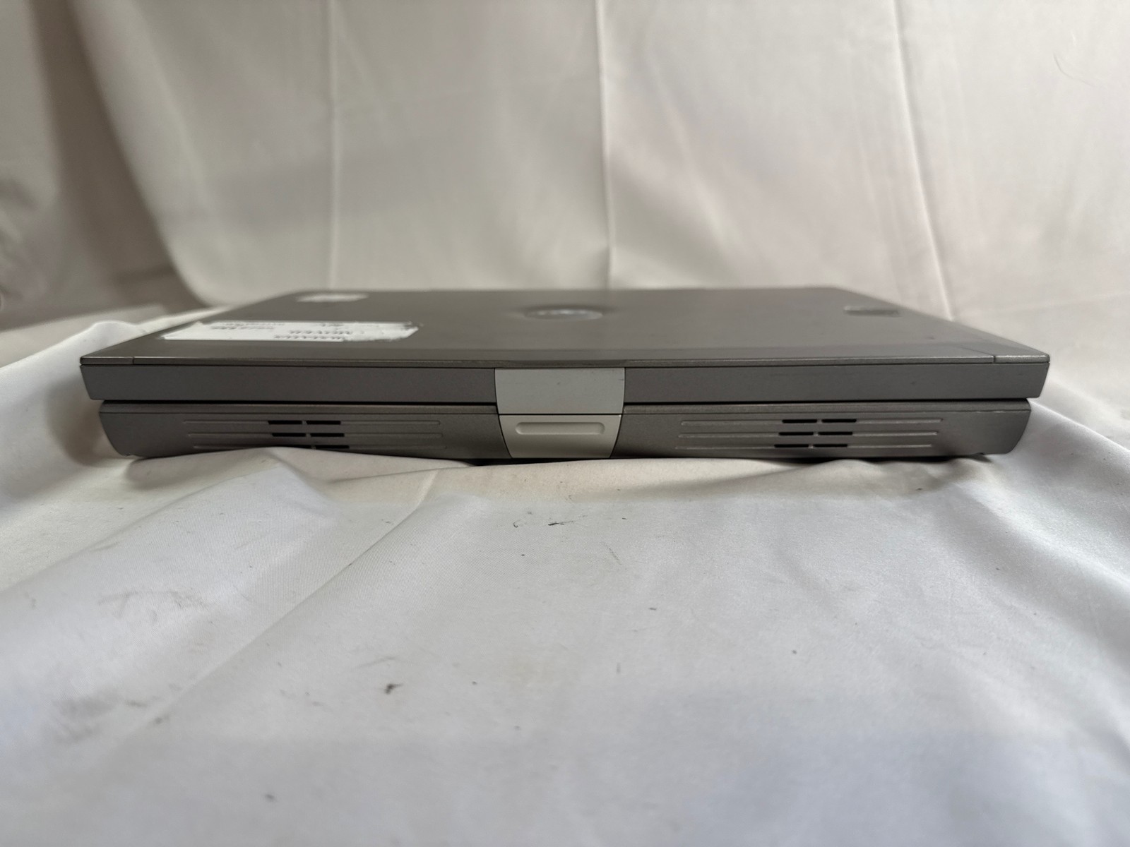 Dell Latitude D810 15.4″ Pentium M 2.00GHz 1GB 120 HDD Win XP 1920×1200