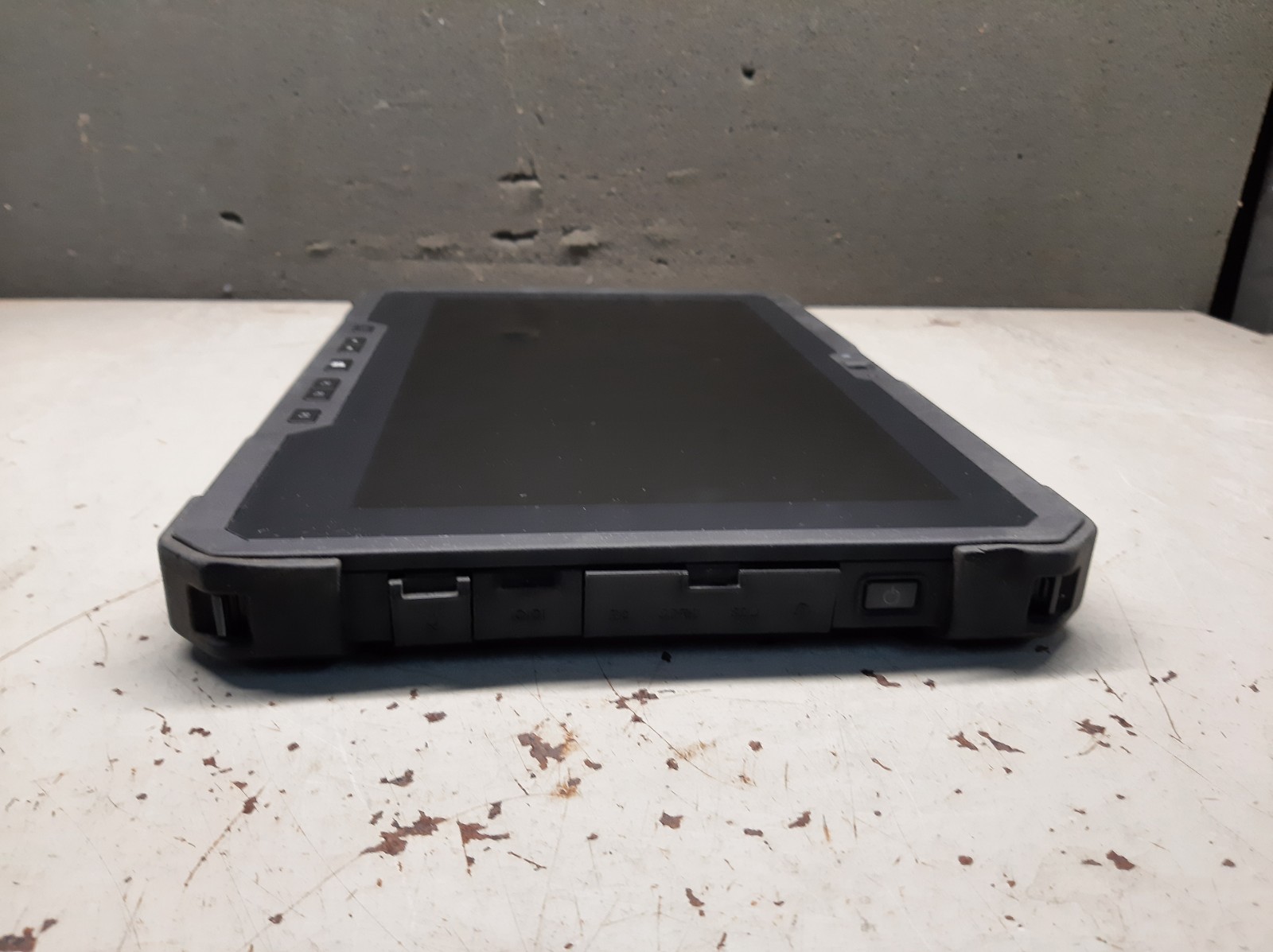 Dell Latitude 7212 Rugged Extreme 11.6″ i5-7300u 8GB RAM 128GB SSD No OS