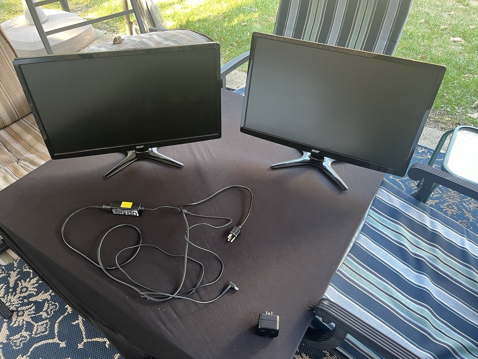 Acer LCD Monitors, 1 Power Cord, 1 UK Outlet Converter