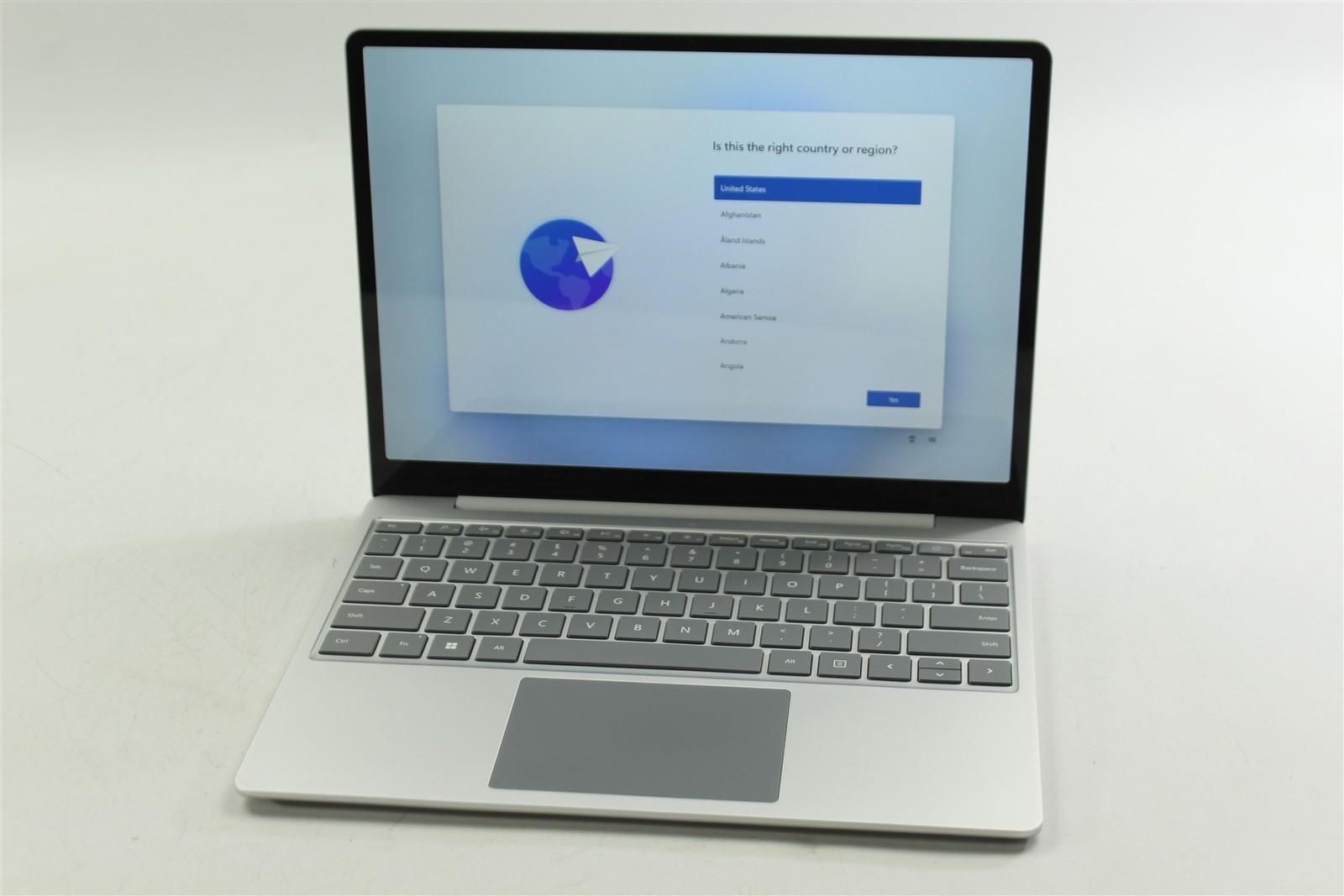 Microsoft Surface Laptop Go 2 2013 12.4″ i5-1135G7 256GB SSD 16GB RAM W11P